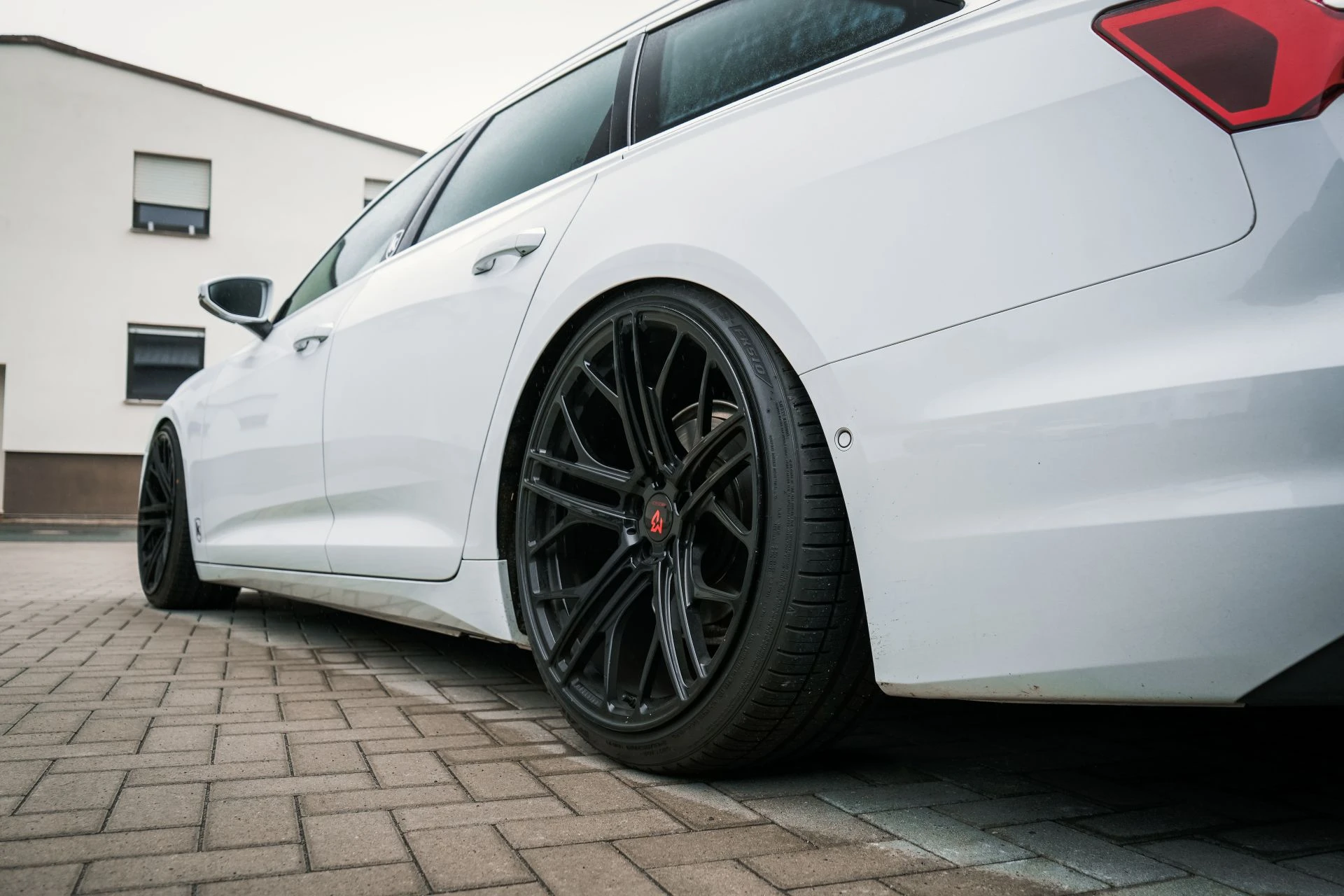 Audi A6 Avant C8 - ultraLOW - Projekt Bild