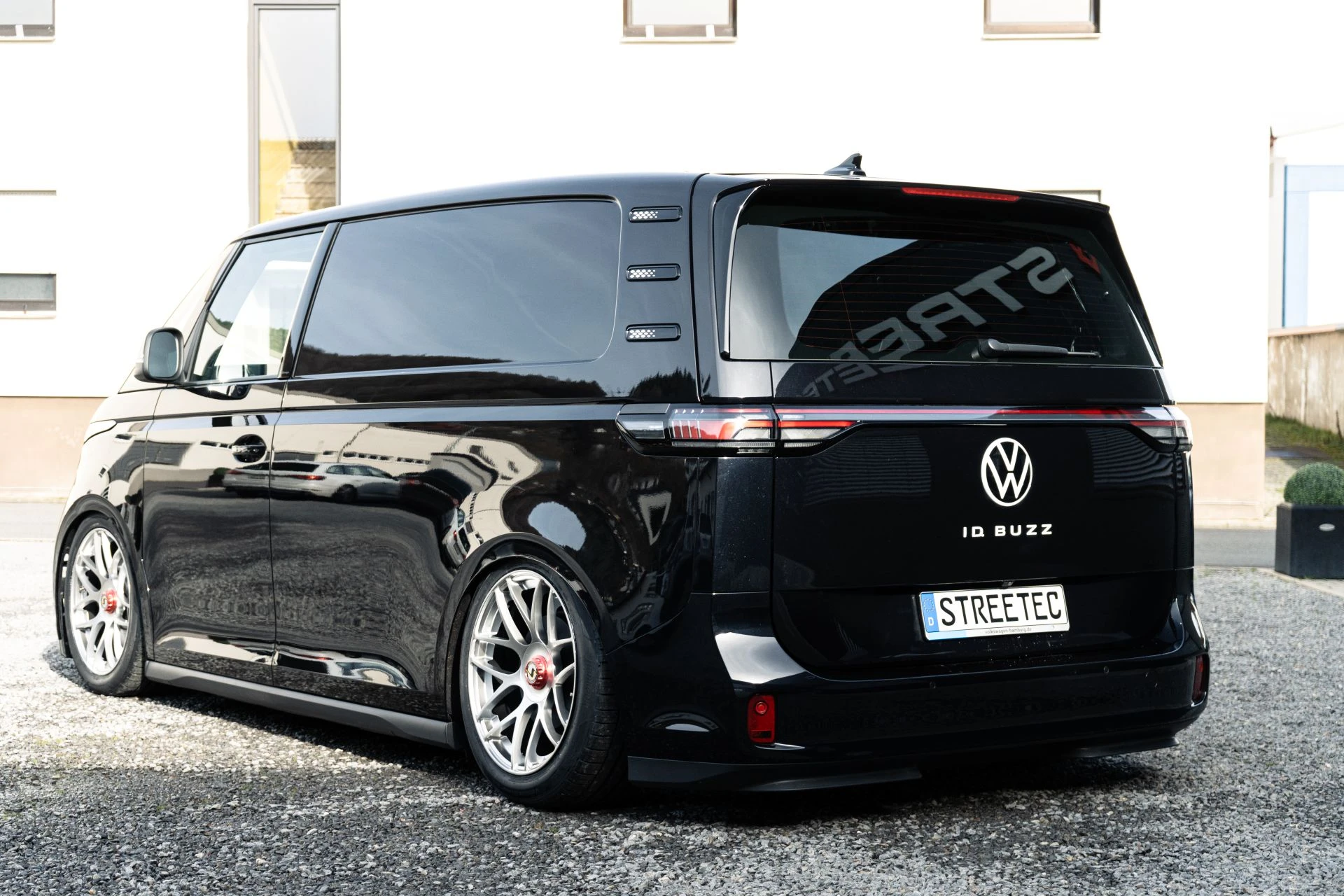 VW ID. Buzz Cargo Black LOW - Projekt Bild