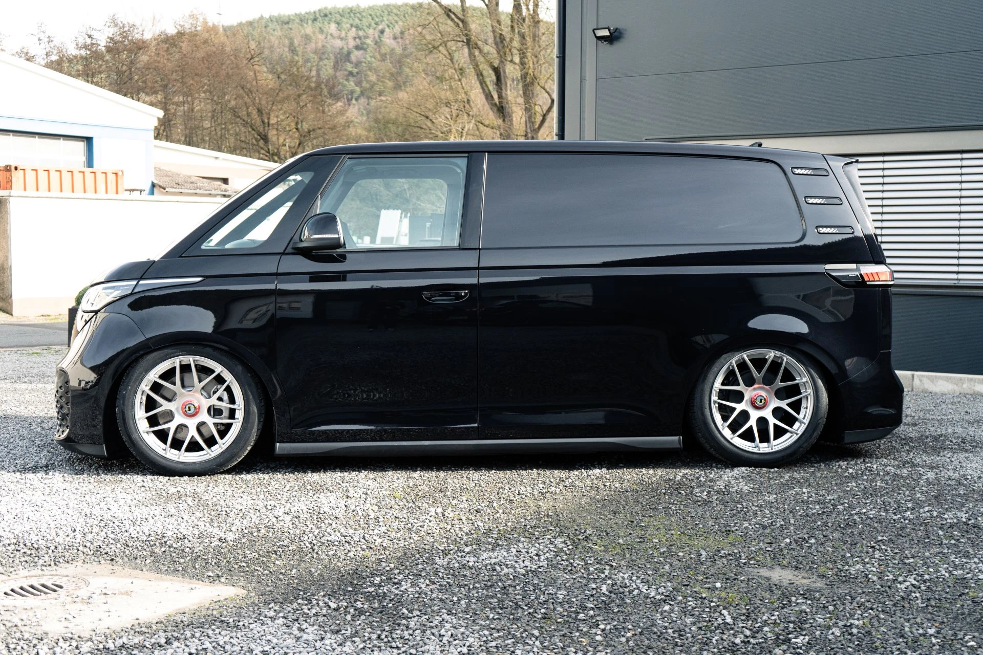 VW ID. Buzz Cargo Black LOW - Projekt Bild