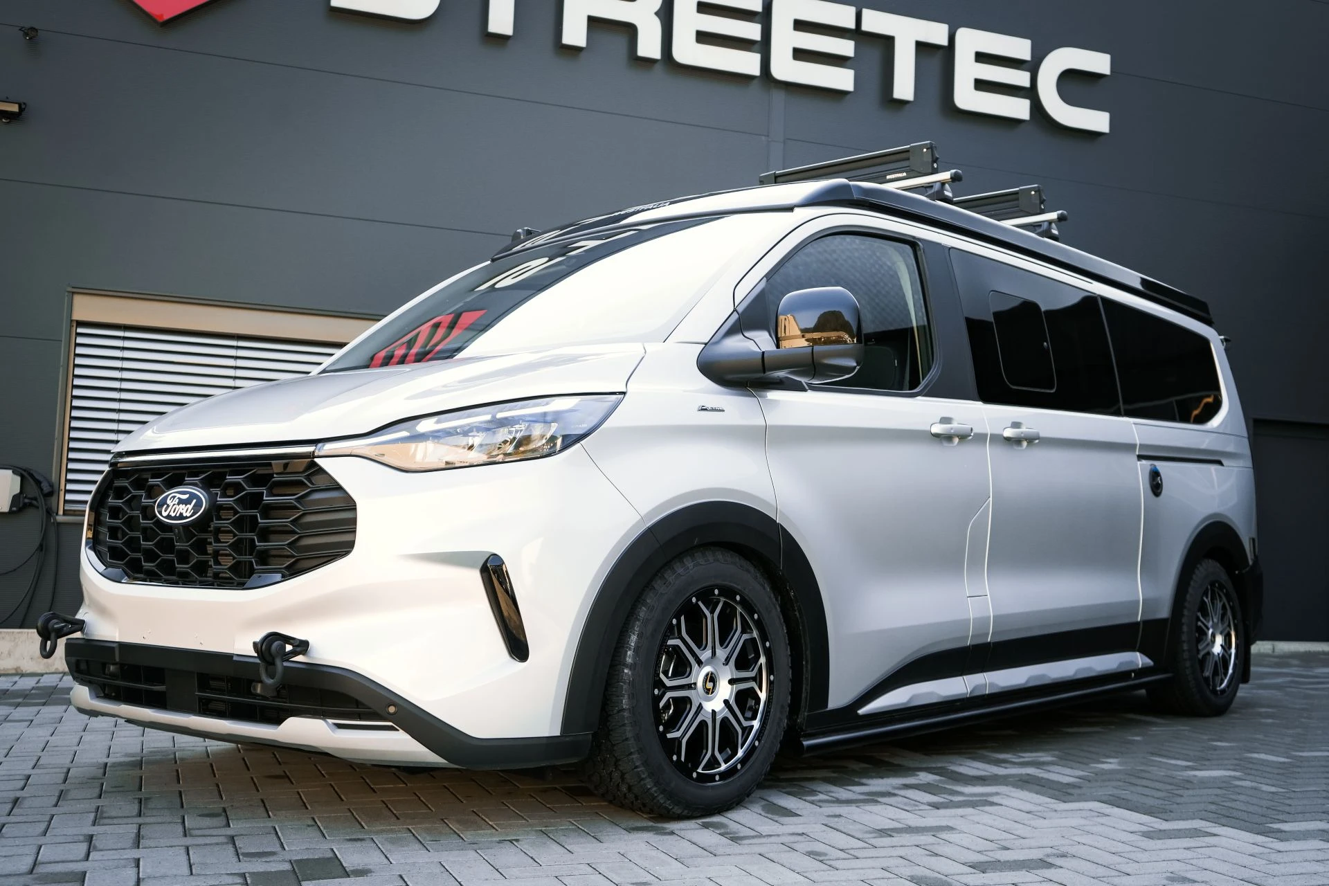 Ford Transit V710 Nugget silver - Projekt Bild