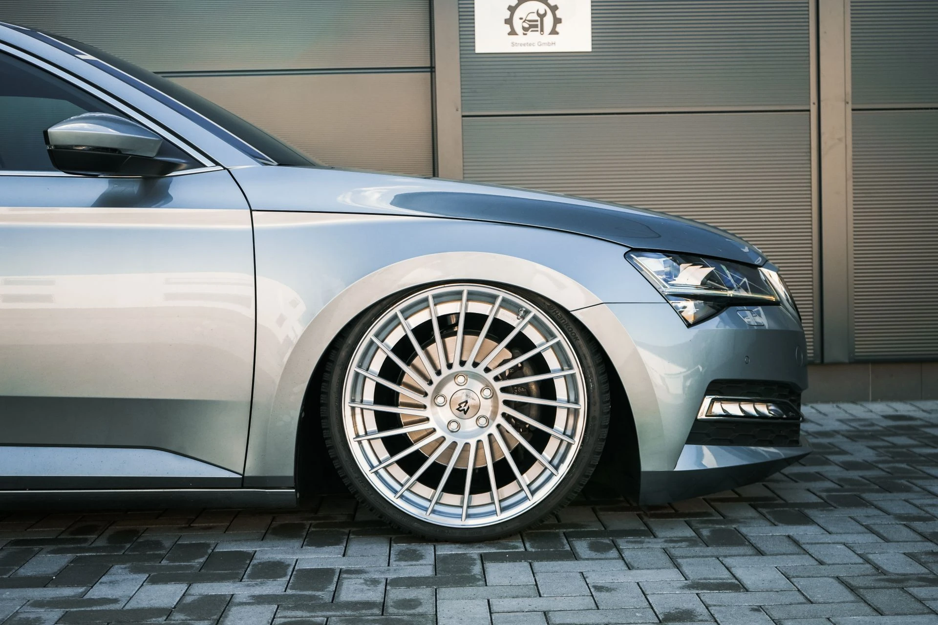 Skoda Superb Combi on Air - Projekt Bild
