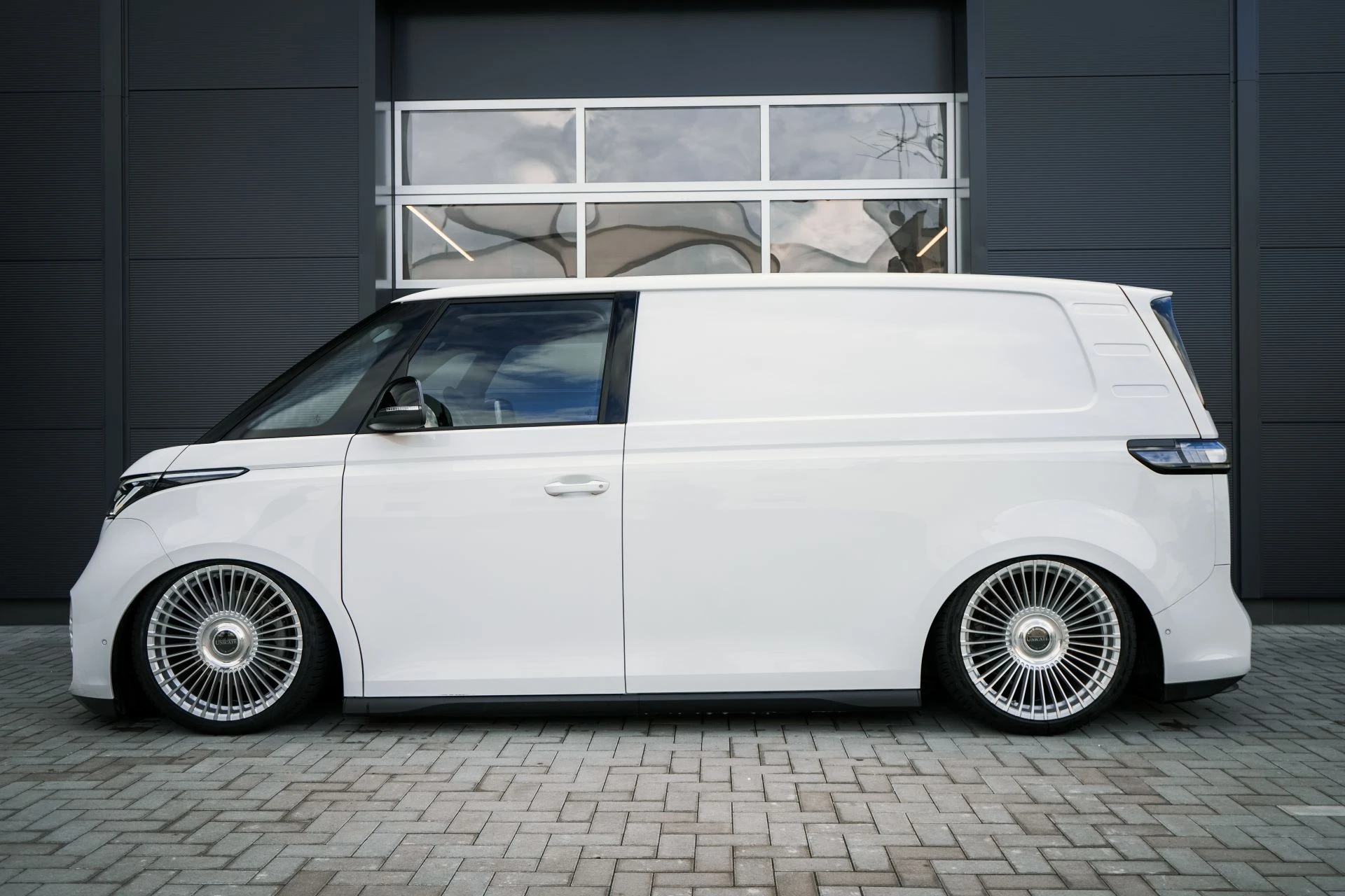 VW ID. Buzz White 21" - Projekt Bild