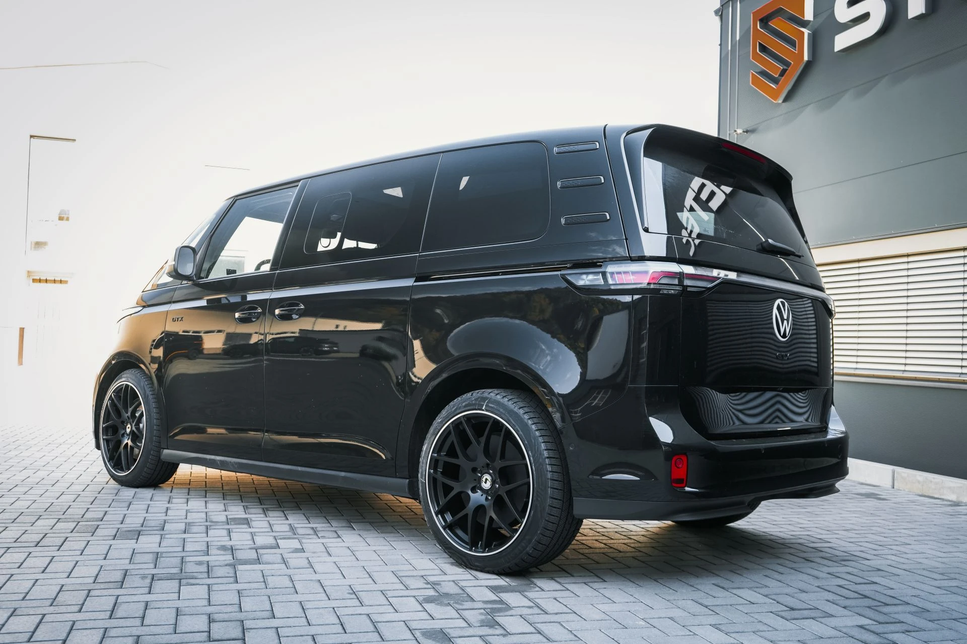 VW ID. Buzz GTX Black&Black - Projekt Bild