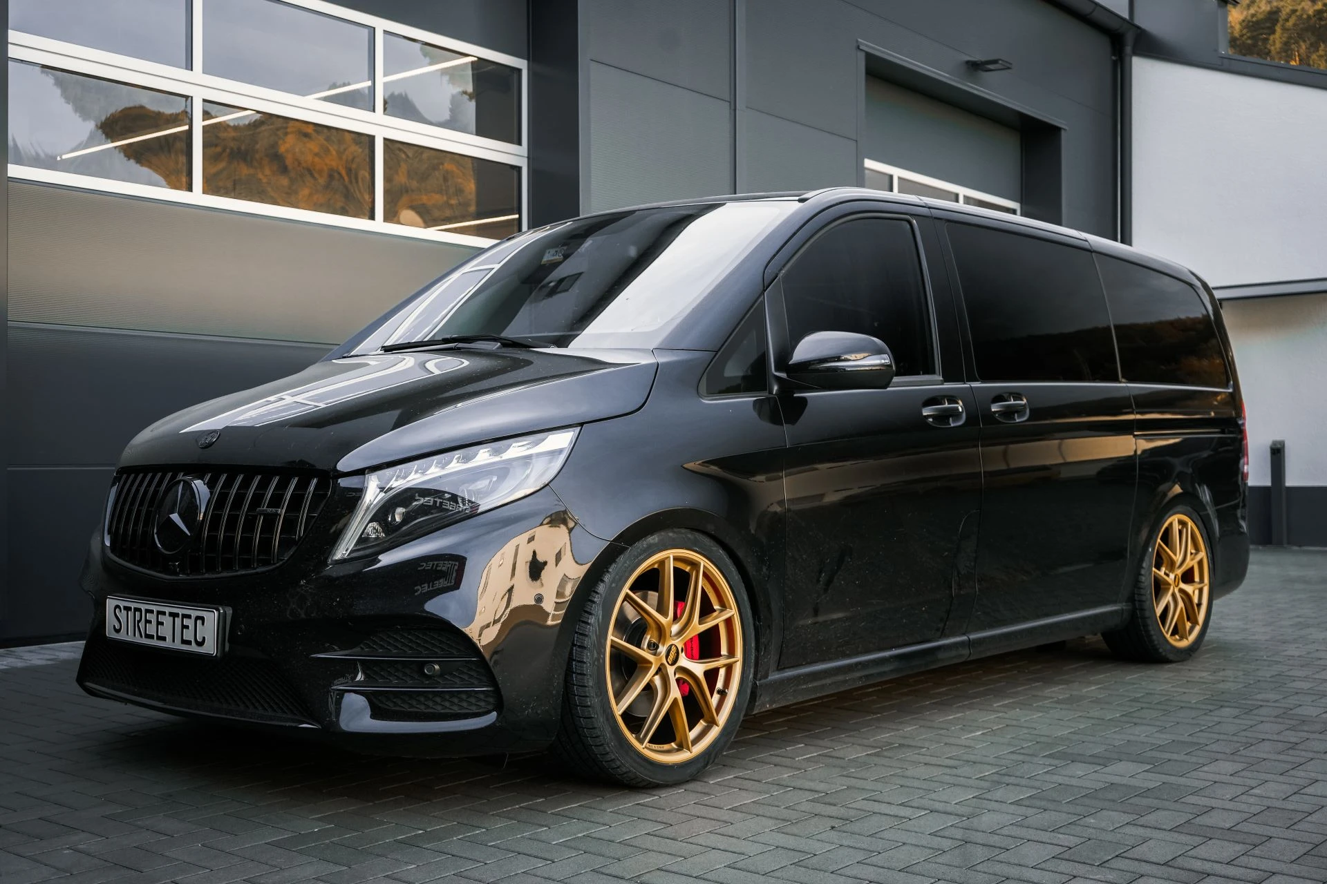Mercedes V-Klasse W447 BBS gold - Projekt Bild