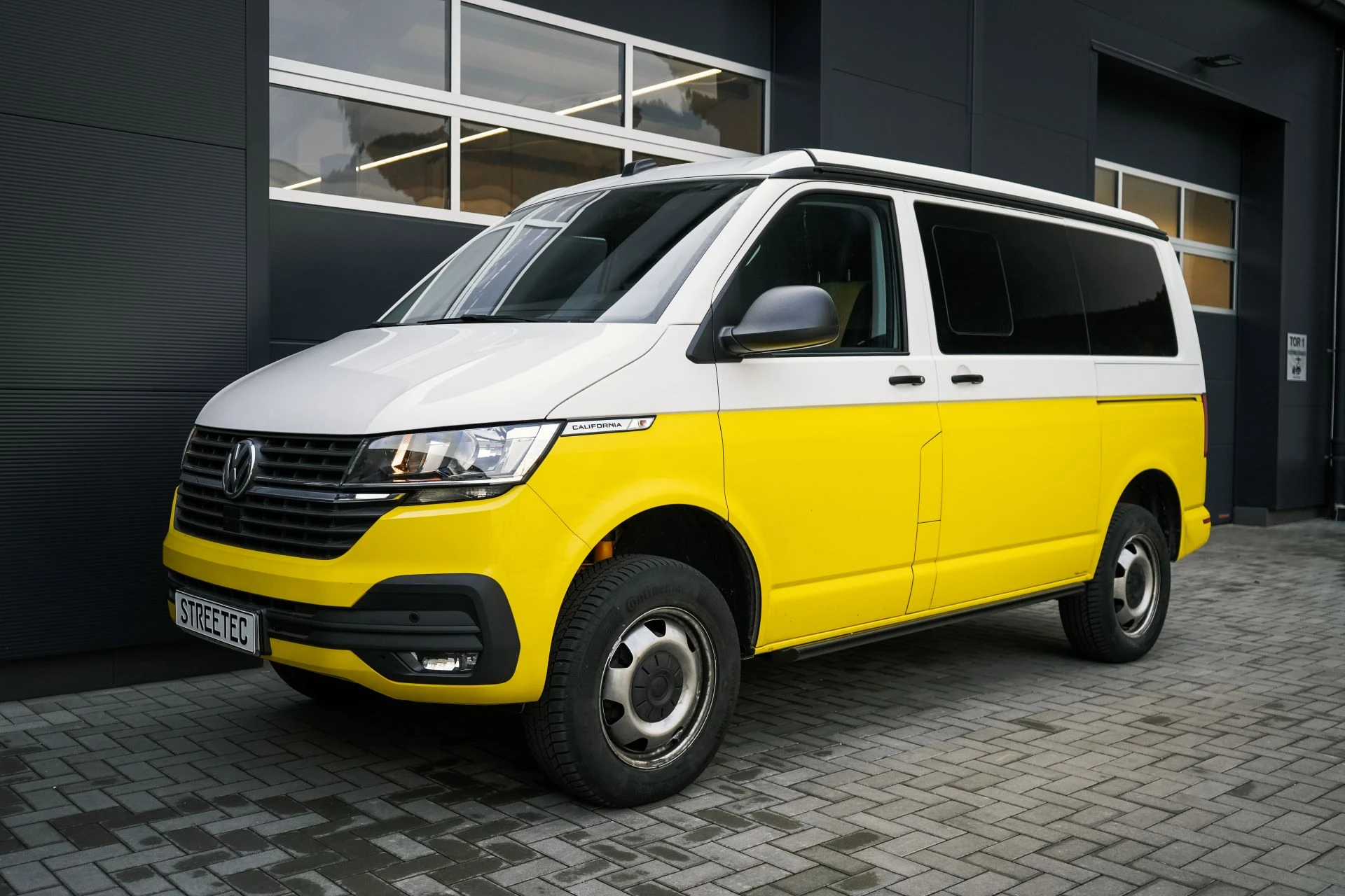 VW T6.1 WHITE-YELLOW - Projekt Bild