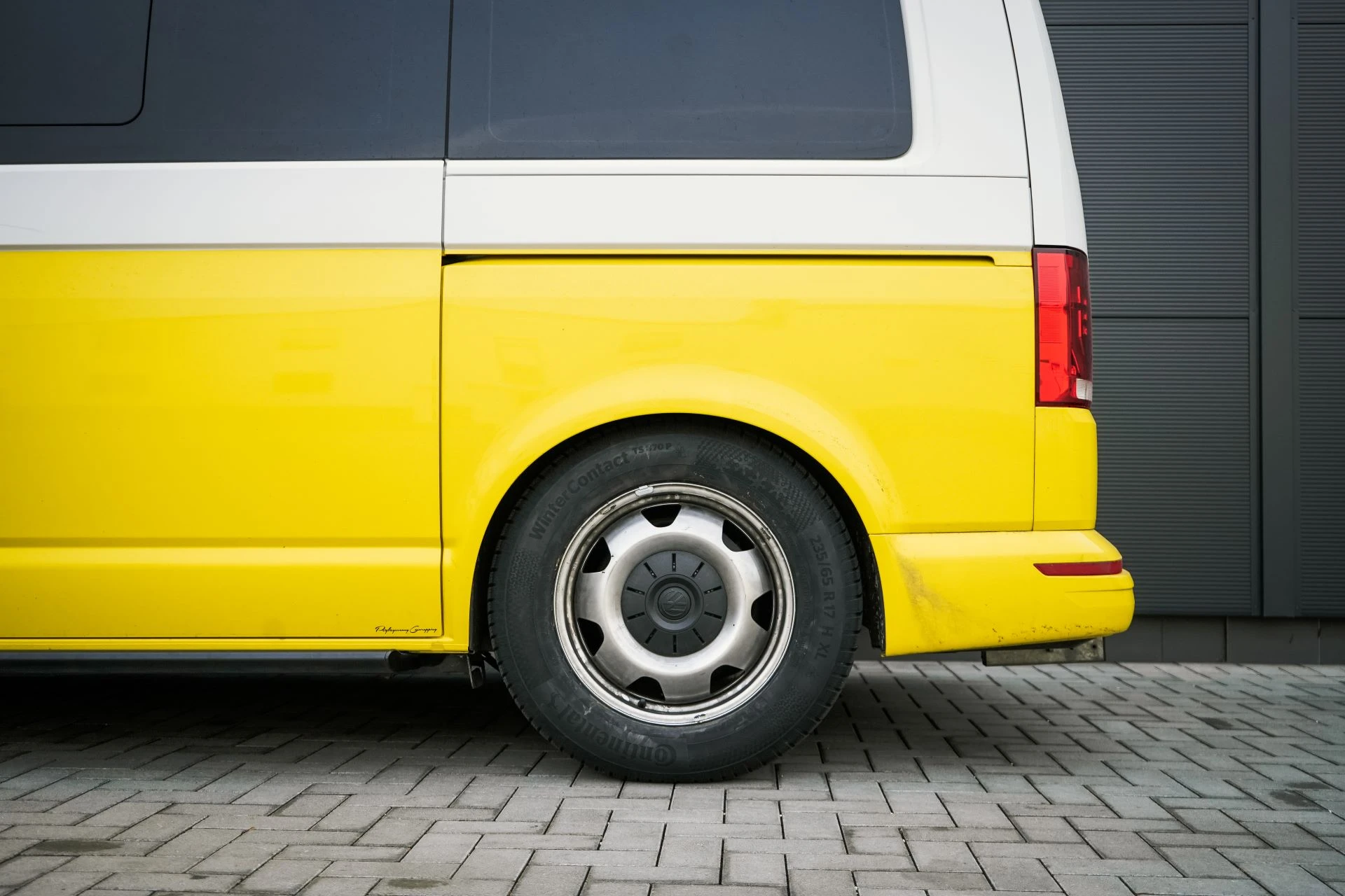 VW T6.1 WHITE-YELLOW - Projekt Bild