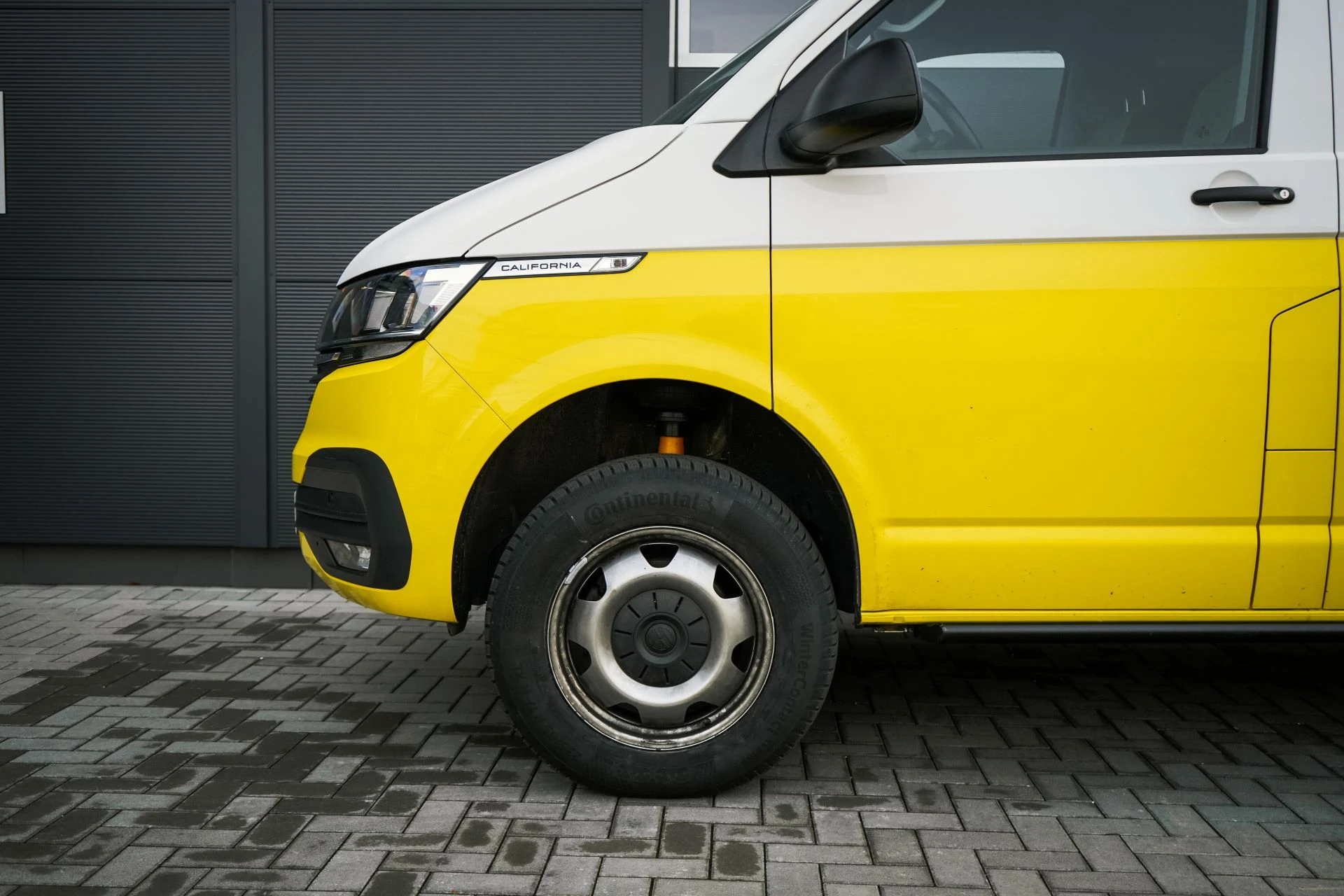 VW T6.1 WHITE-YELLOW - Projekt Bild