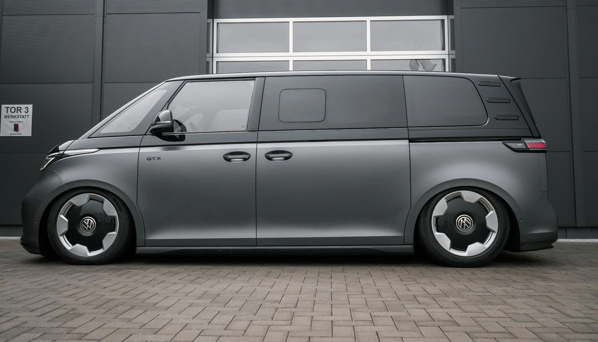 VW ID. Buzz GTX black&amp;grey Projekt