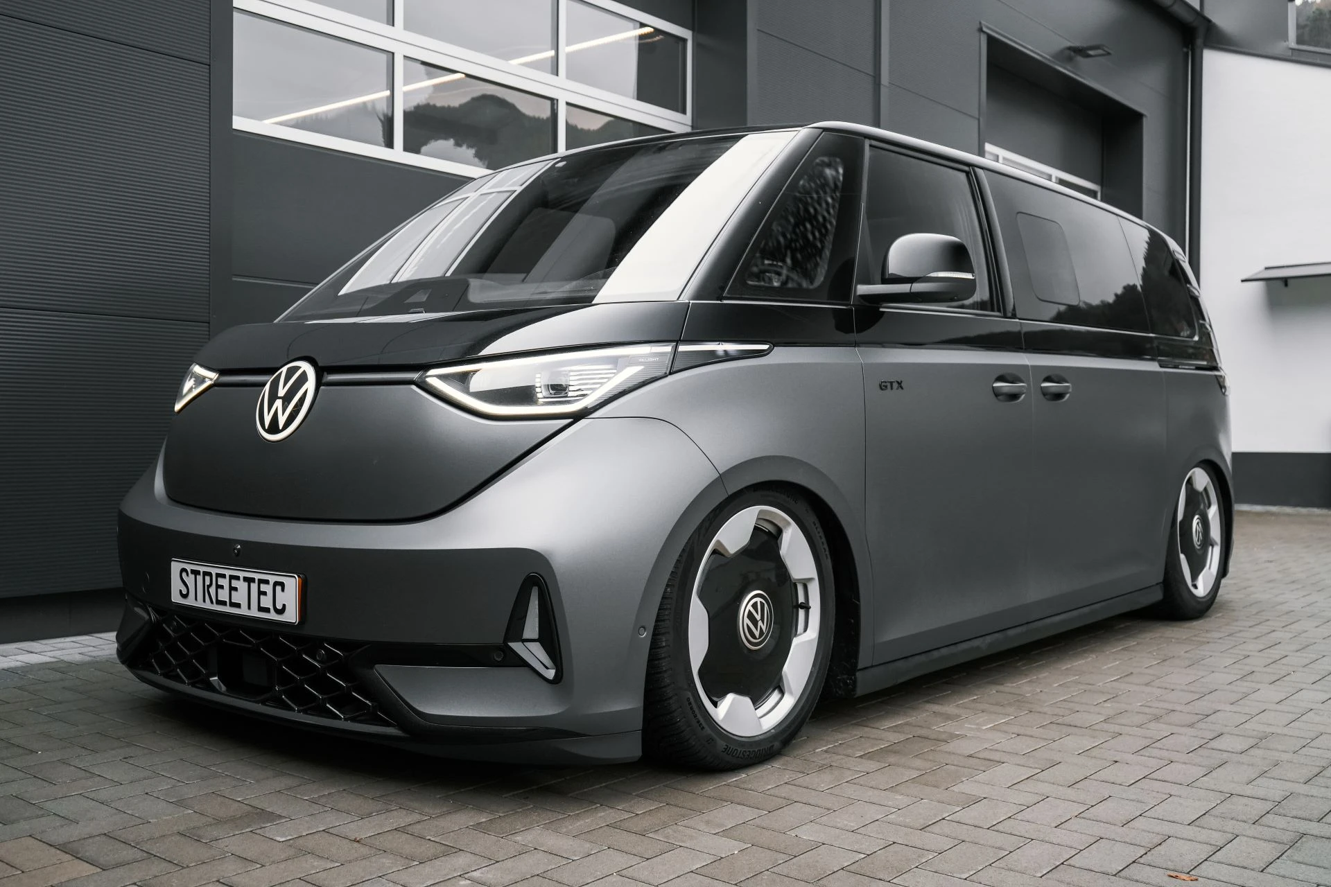 VW ID. Buzz GTX black&grey - Projekt Bild