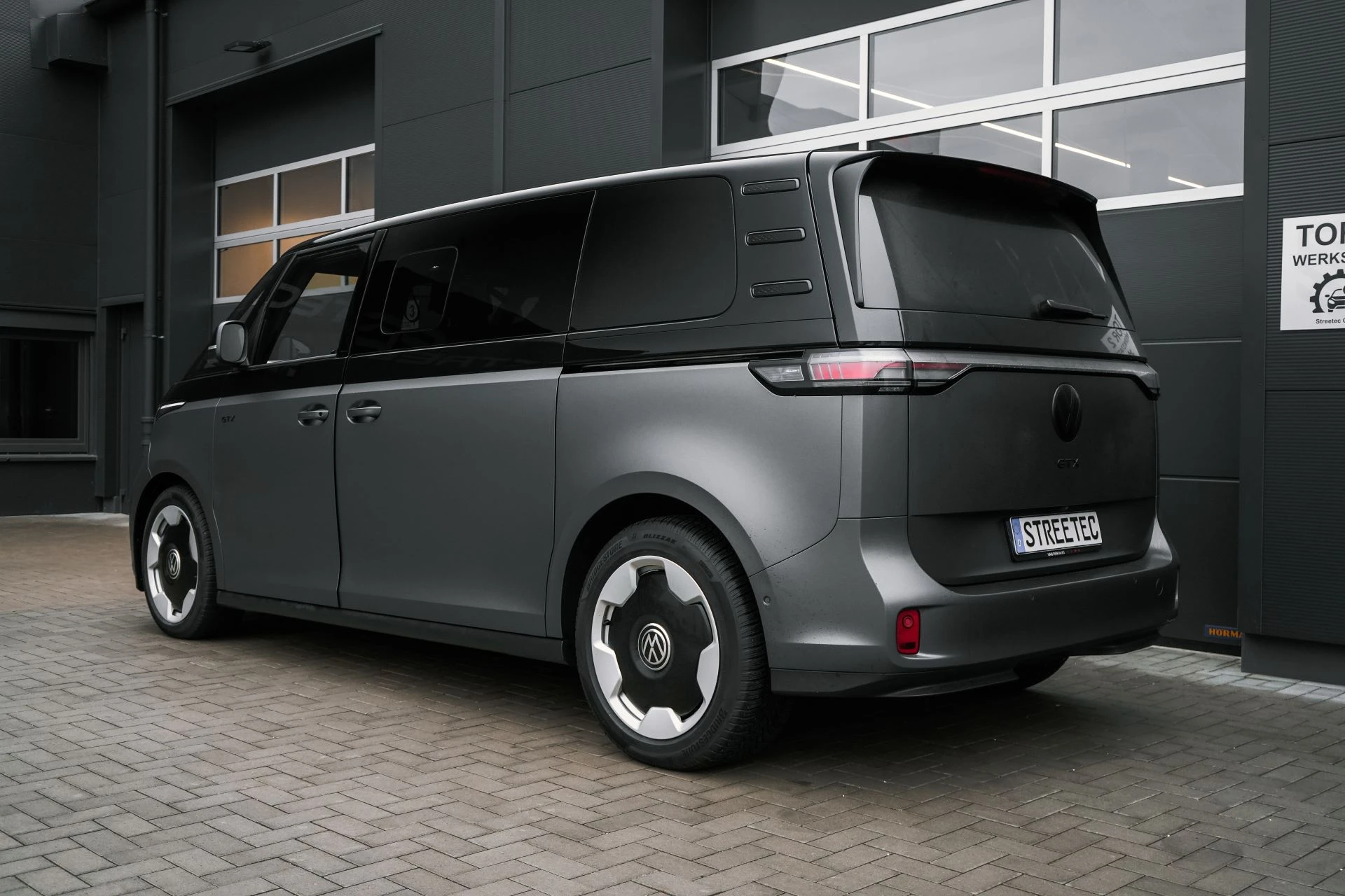 VW ID. Buzz GTX black&grey - Projekt Bild