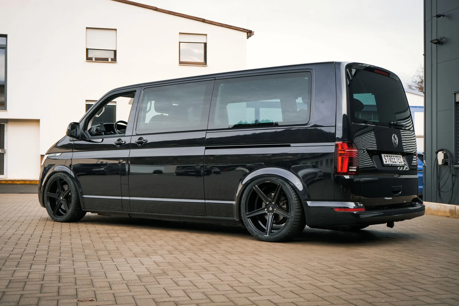 VW T6.1 Multivan KV1 BLACK - Projekt Bild