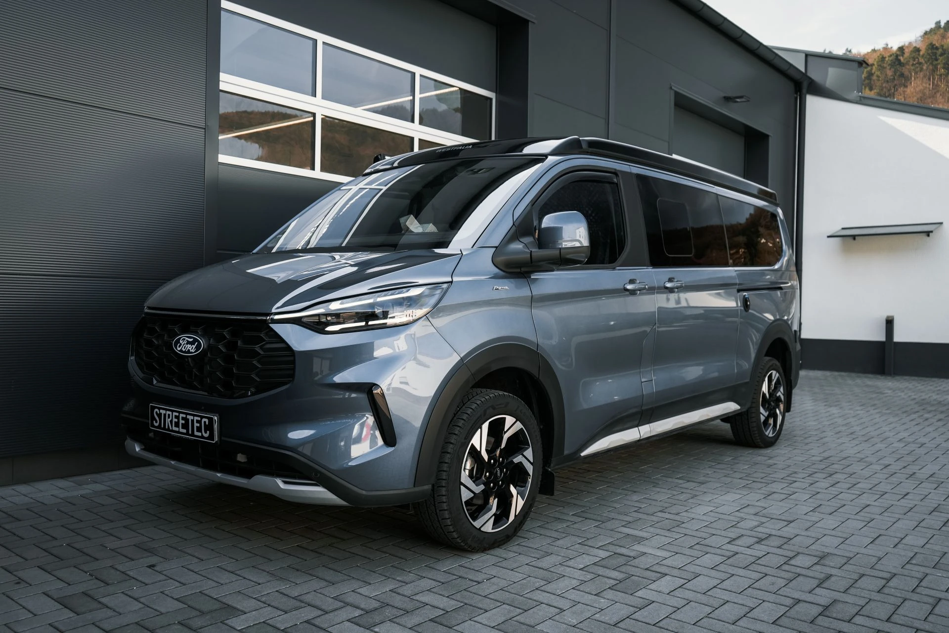 Ford Transit V710 L2 Nugget 19" grey - Projekt Bild