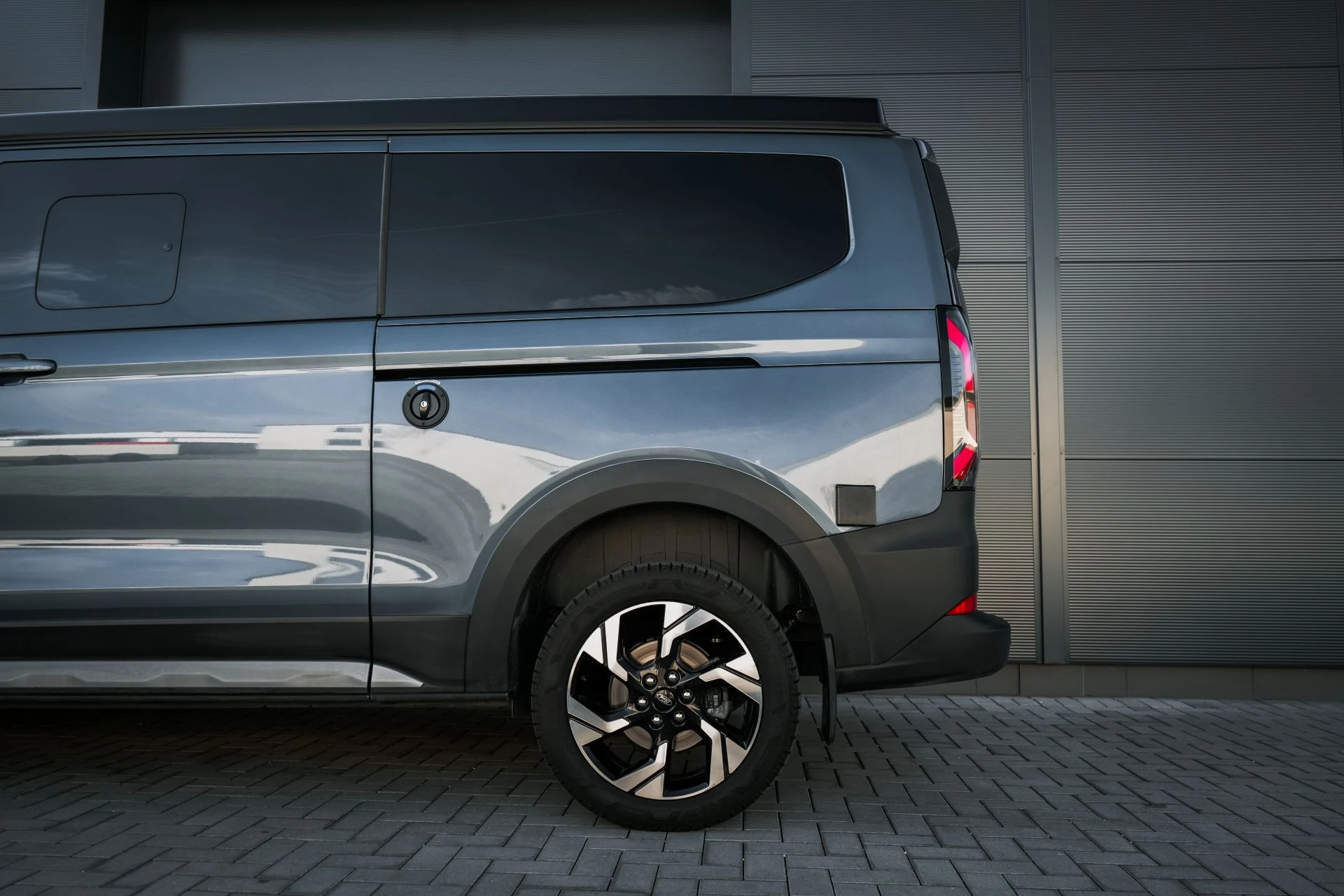 Ford Transit V710 L2 Nugget 19" grey - Projekt Bild