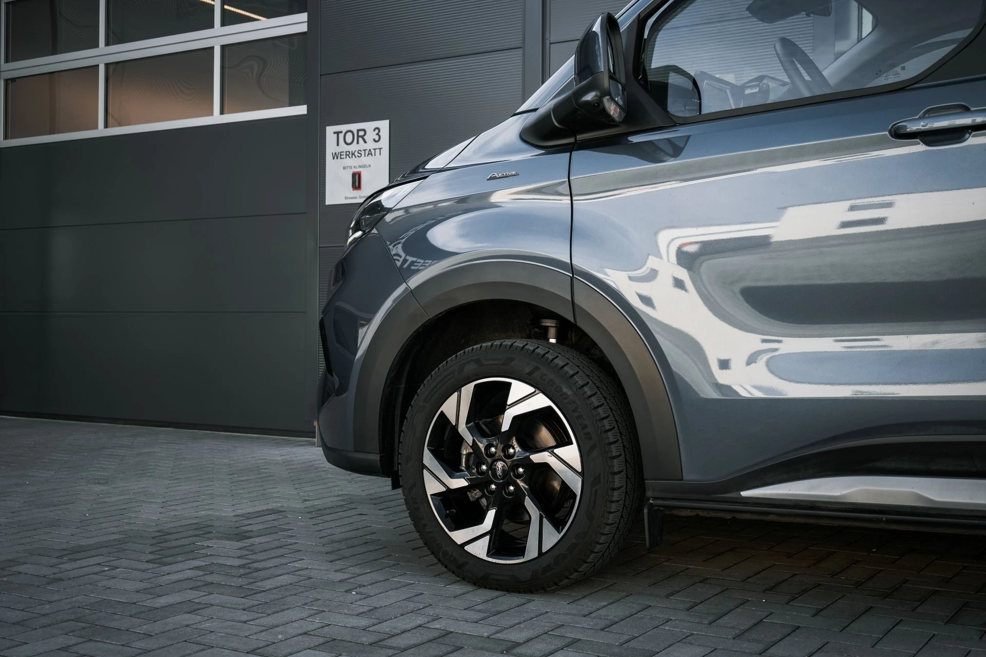 Ford Transit V710 L2 Nugget 19" grey - Projekt Bild