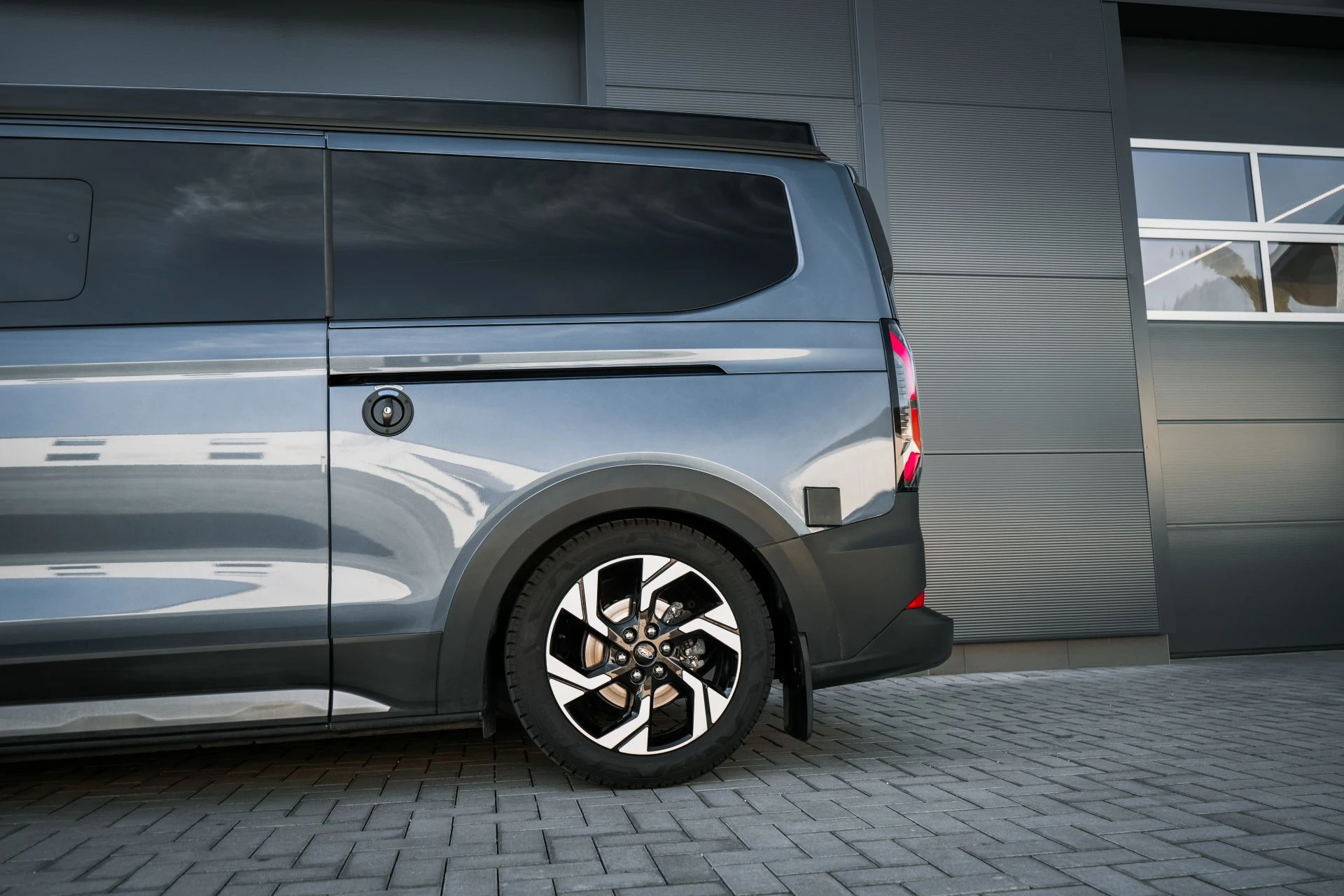 Ford Transit V710 L2 Nugget 19" grey - Projekt Bild