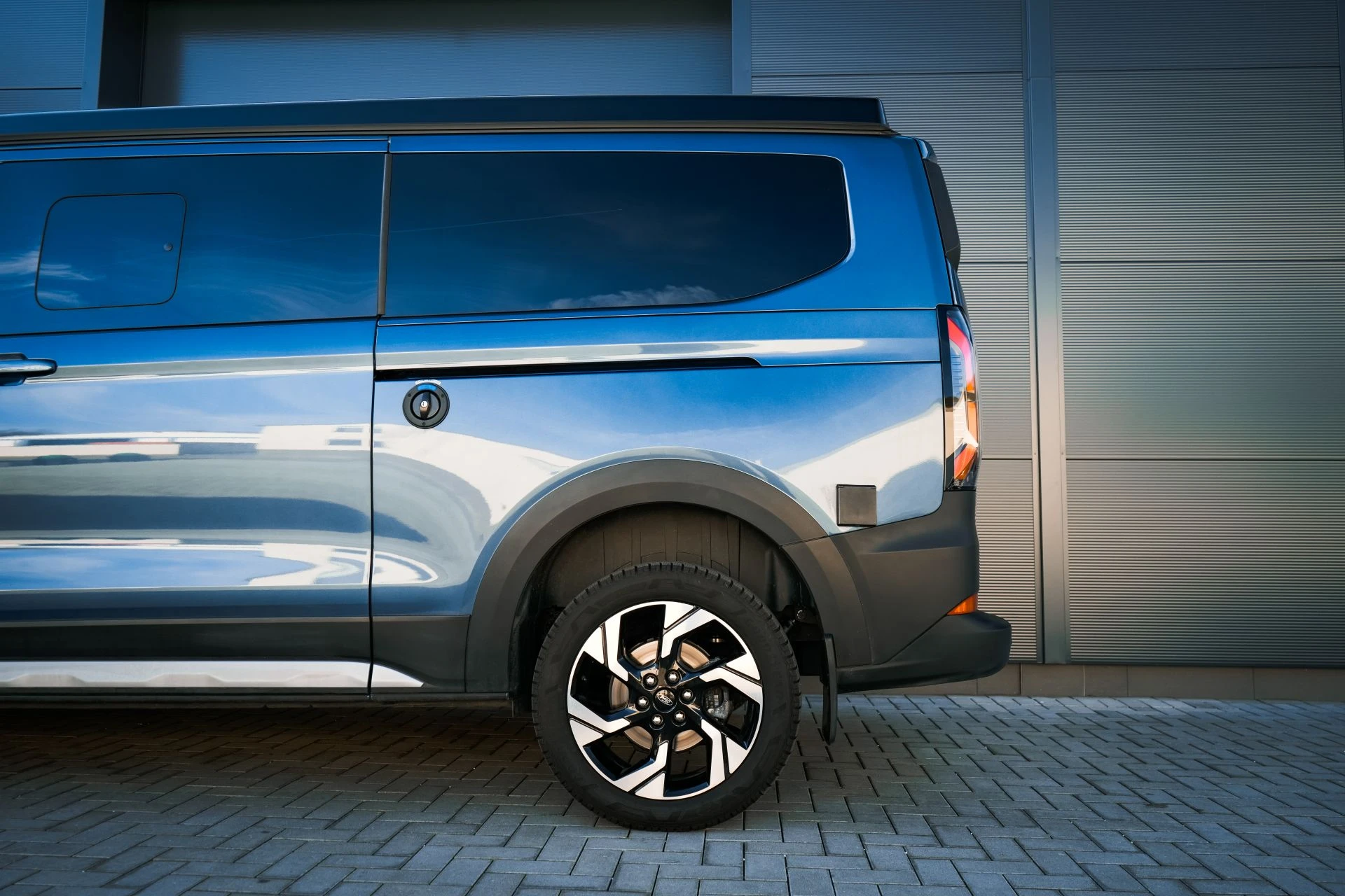 Ford Transit V710 L2 Nugget 19" grey - Projekt Bild