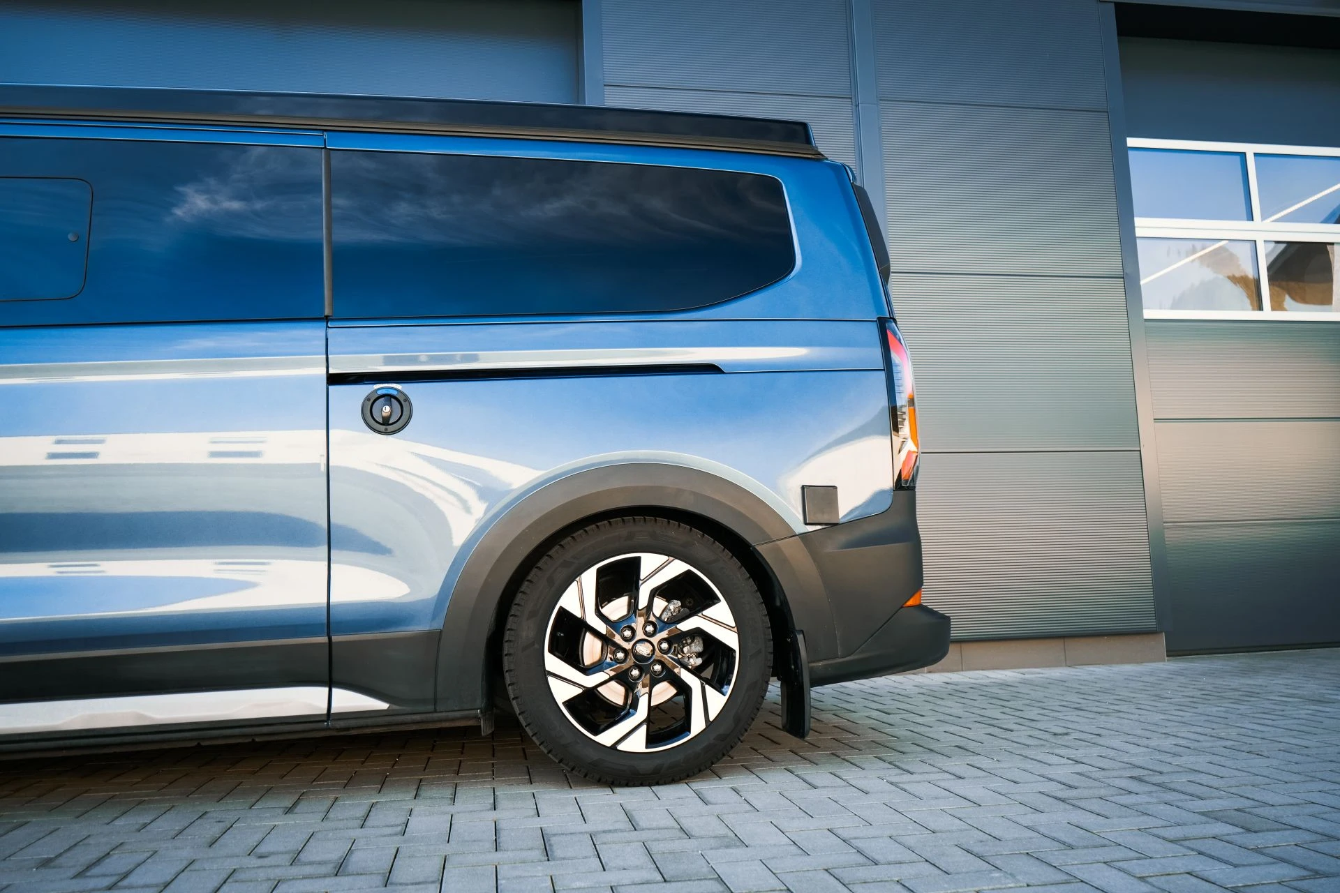 Ford Transit V710 L2 Nugget 19" grey - Projekt Bild