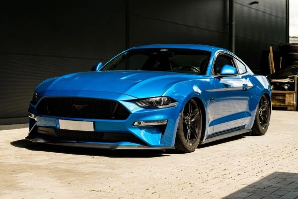 Ford Mustang S550 blue