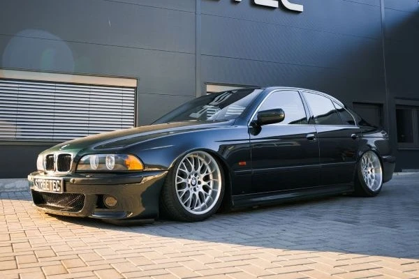 BMW E39 540i