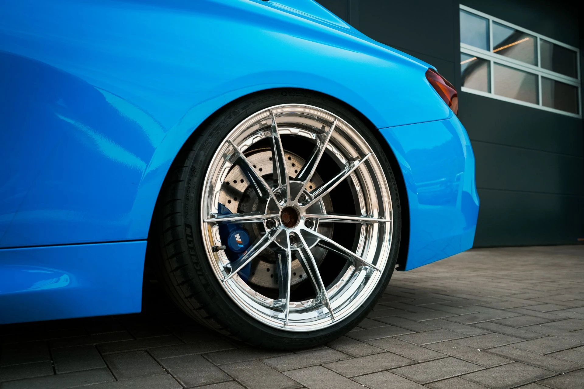 BMW F82 M4 Miami Blue - Projekt Bild