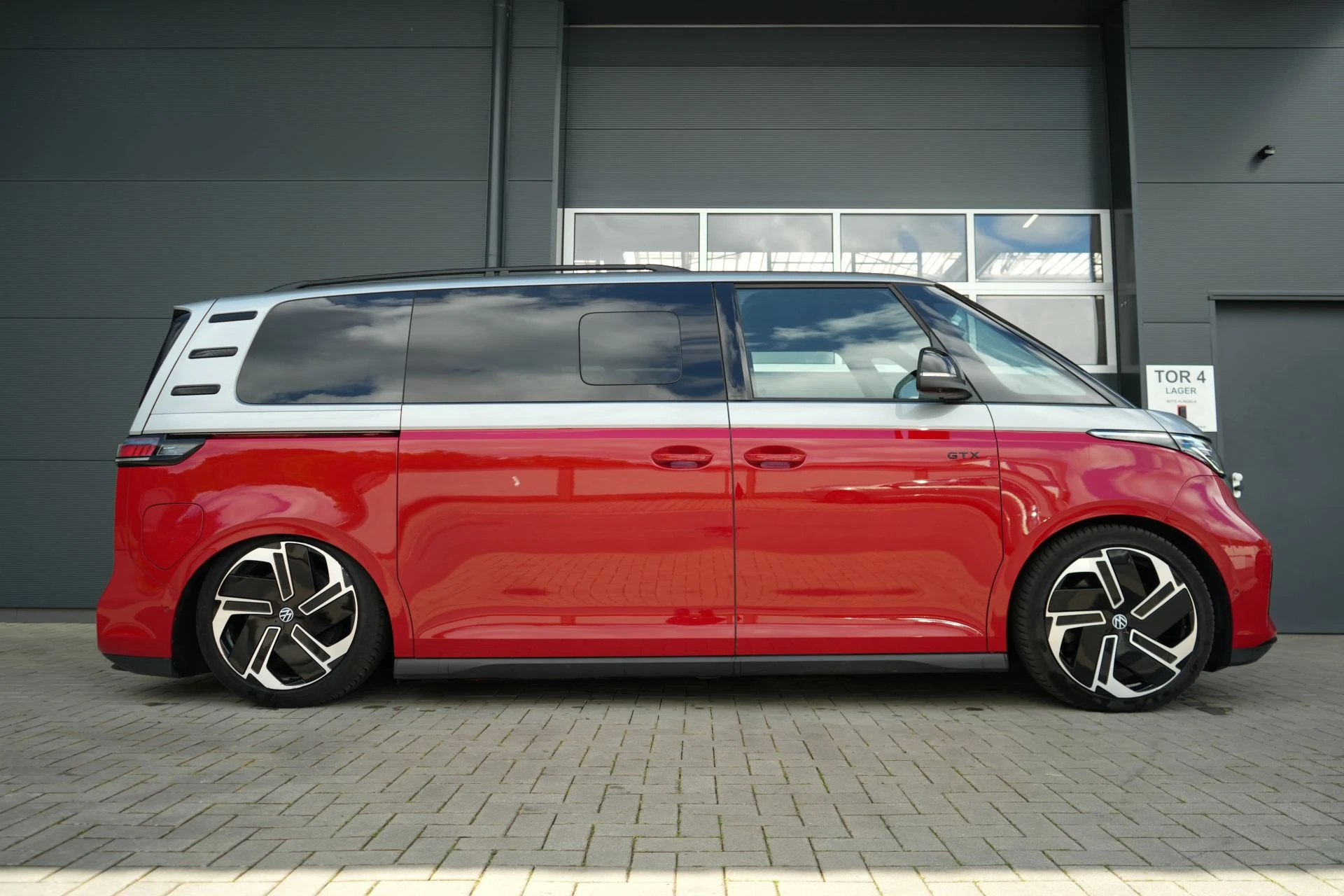 VW ID. Buzz GTX red&silver - Projekt Bild