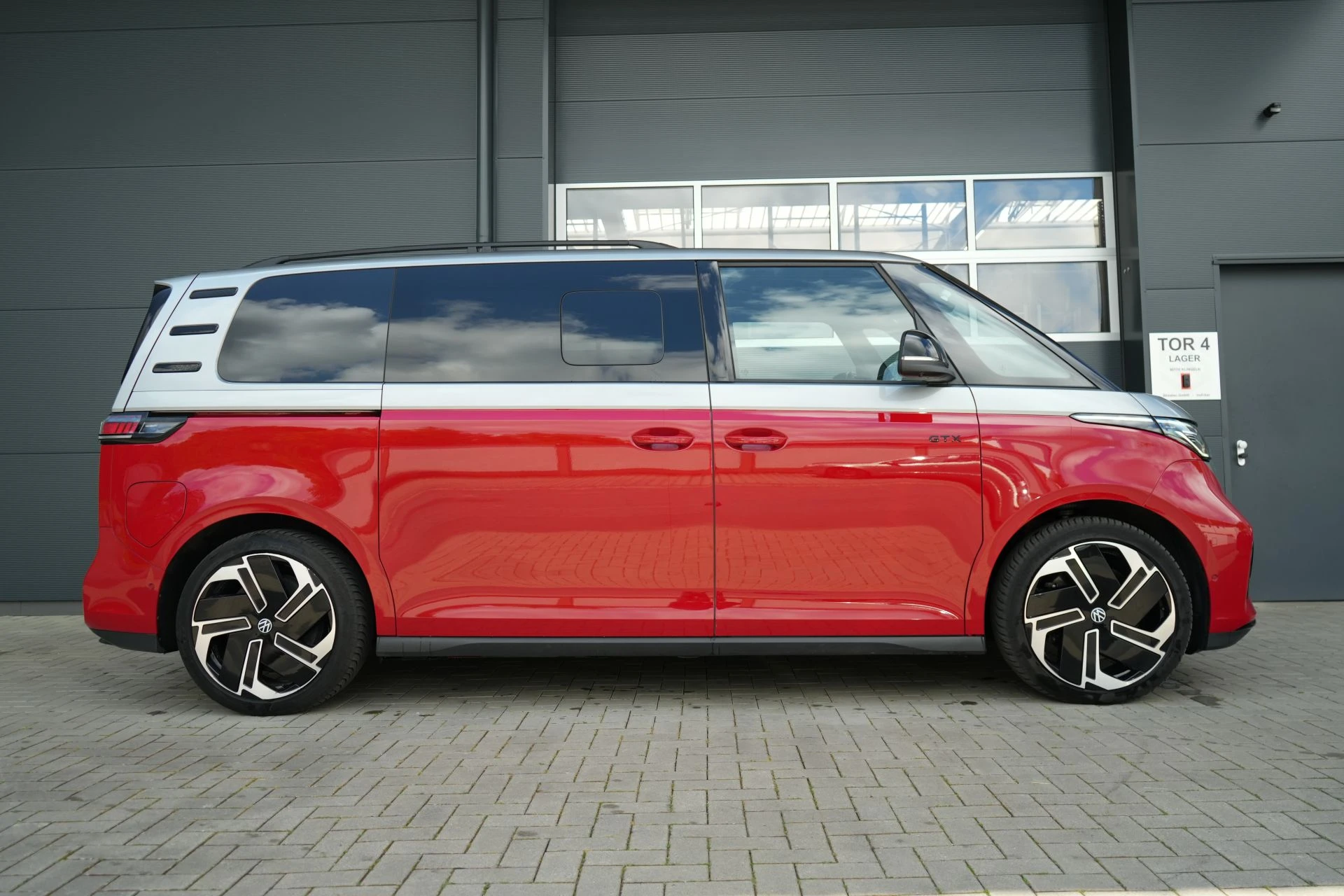 VW ID. Buzz GTX red&silver - Projekt Bild