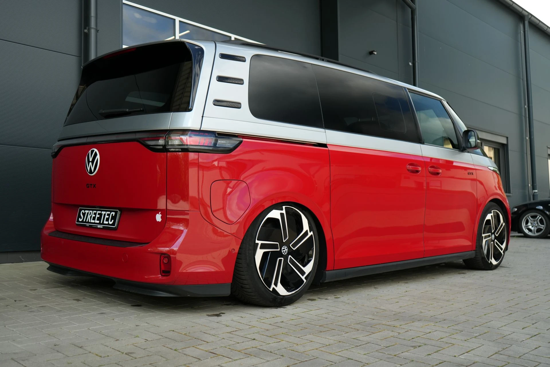 VW ID. Buzz GTX red&silver - Projekt Bild