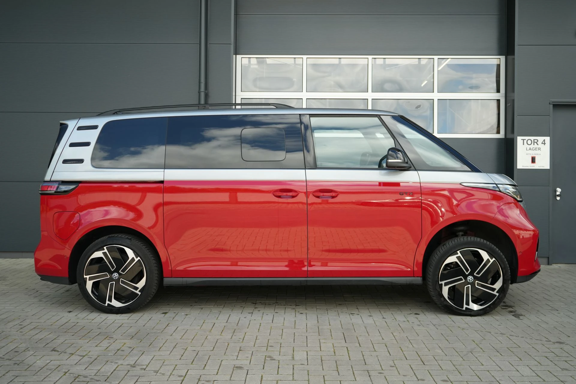 VW ID. Buzz GTX red&silver - Projekt Bild