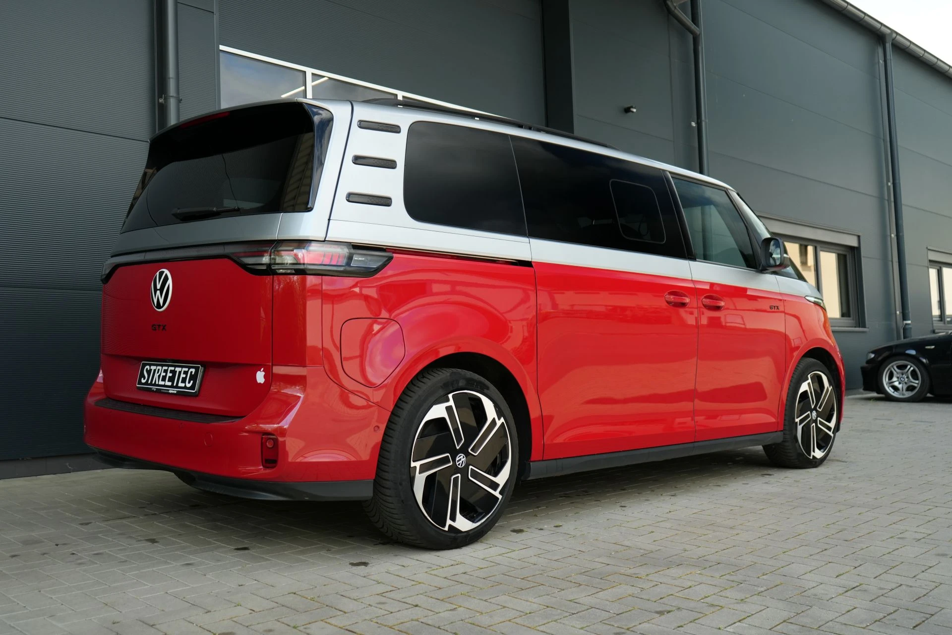 VW ID. Buzz GTX red&silver - Projekt Bild