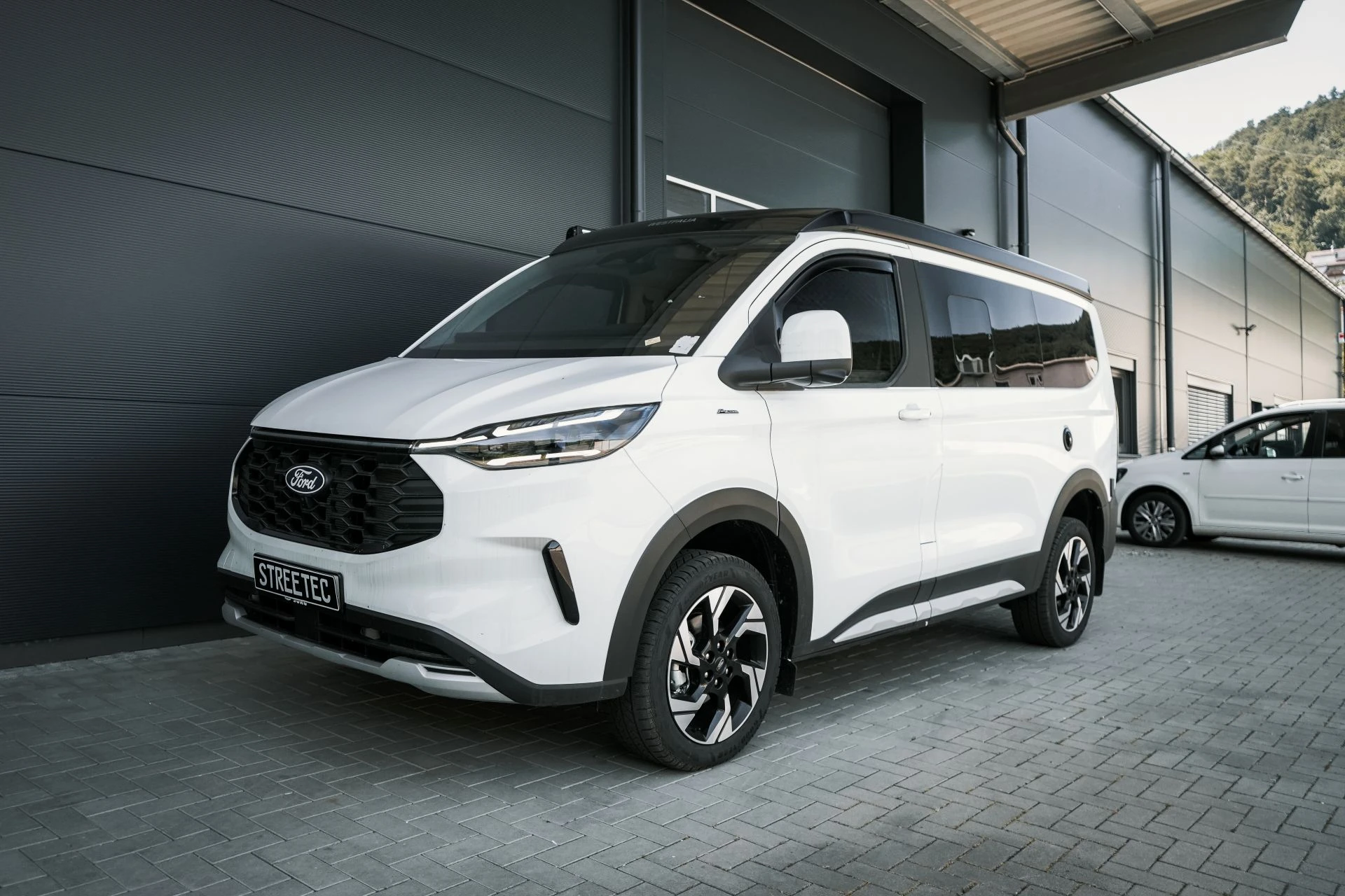 Ford Transit V710 Tourneo Nugget white - Projekt Bild