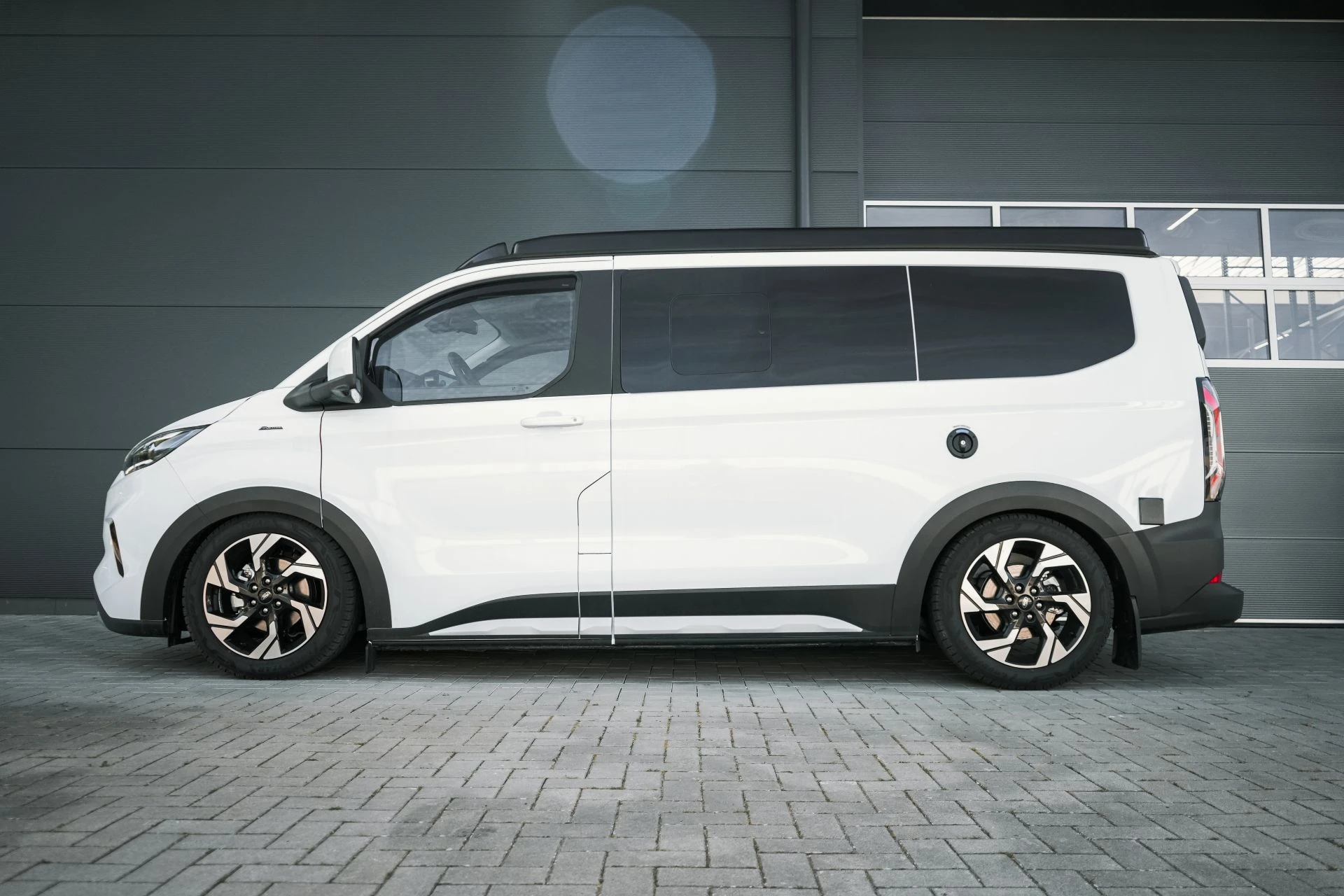 Ford Transit V710 Tourneo Nugget white - Projekt Bild