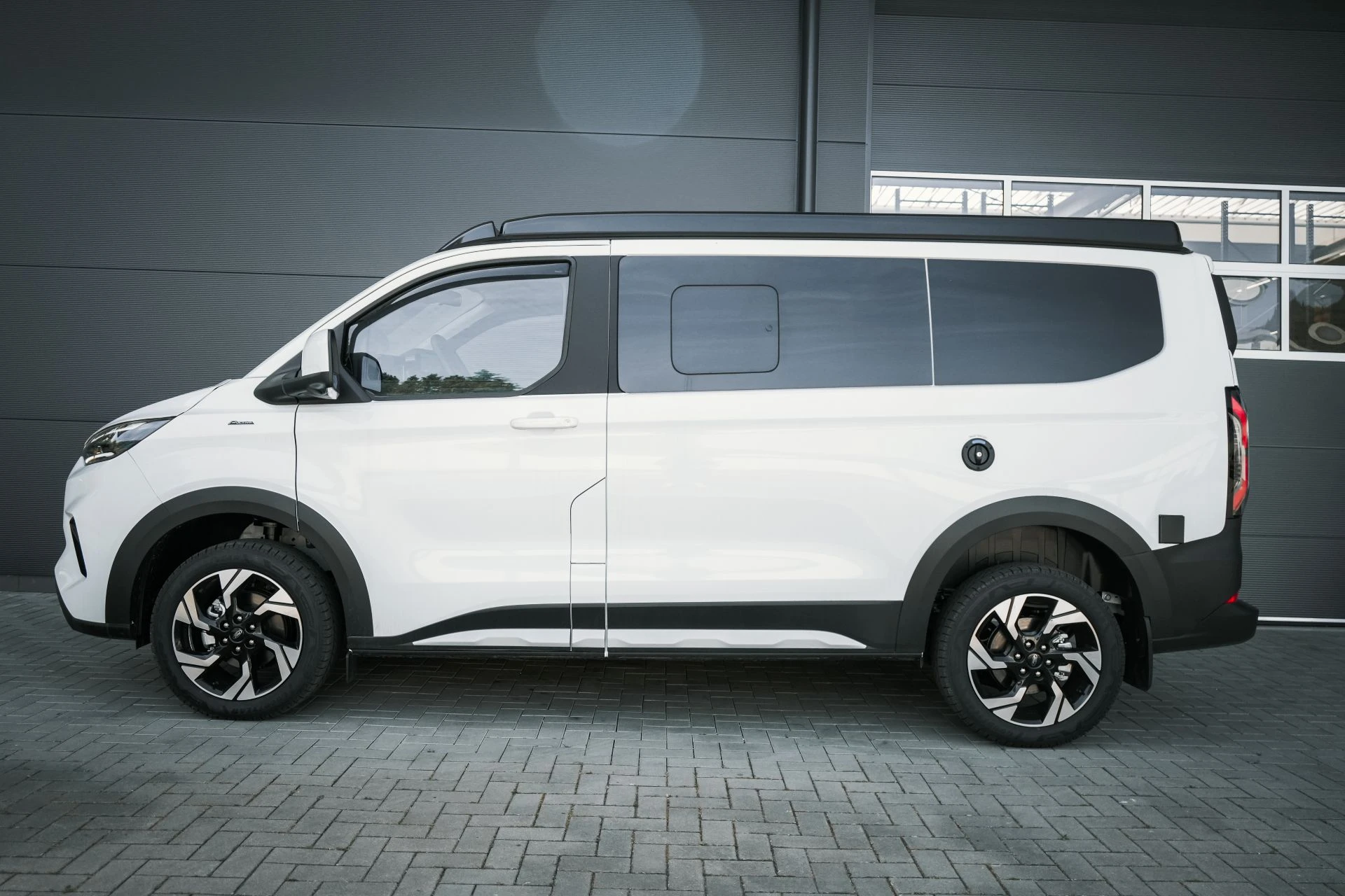 Ford Transit V710 Tourneo Nugget white - Projekt Bild