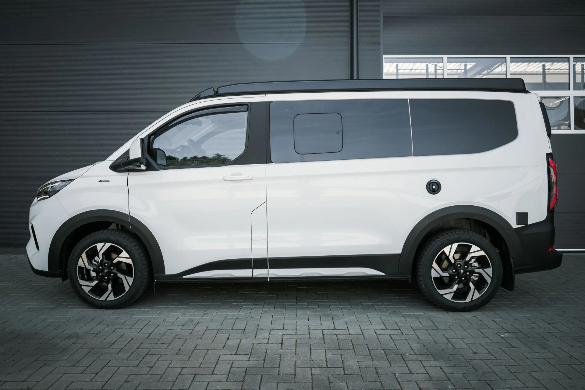 Ford Transit V710 Tourneo Nugget white - Projekt Bild