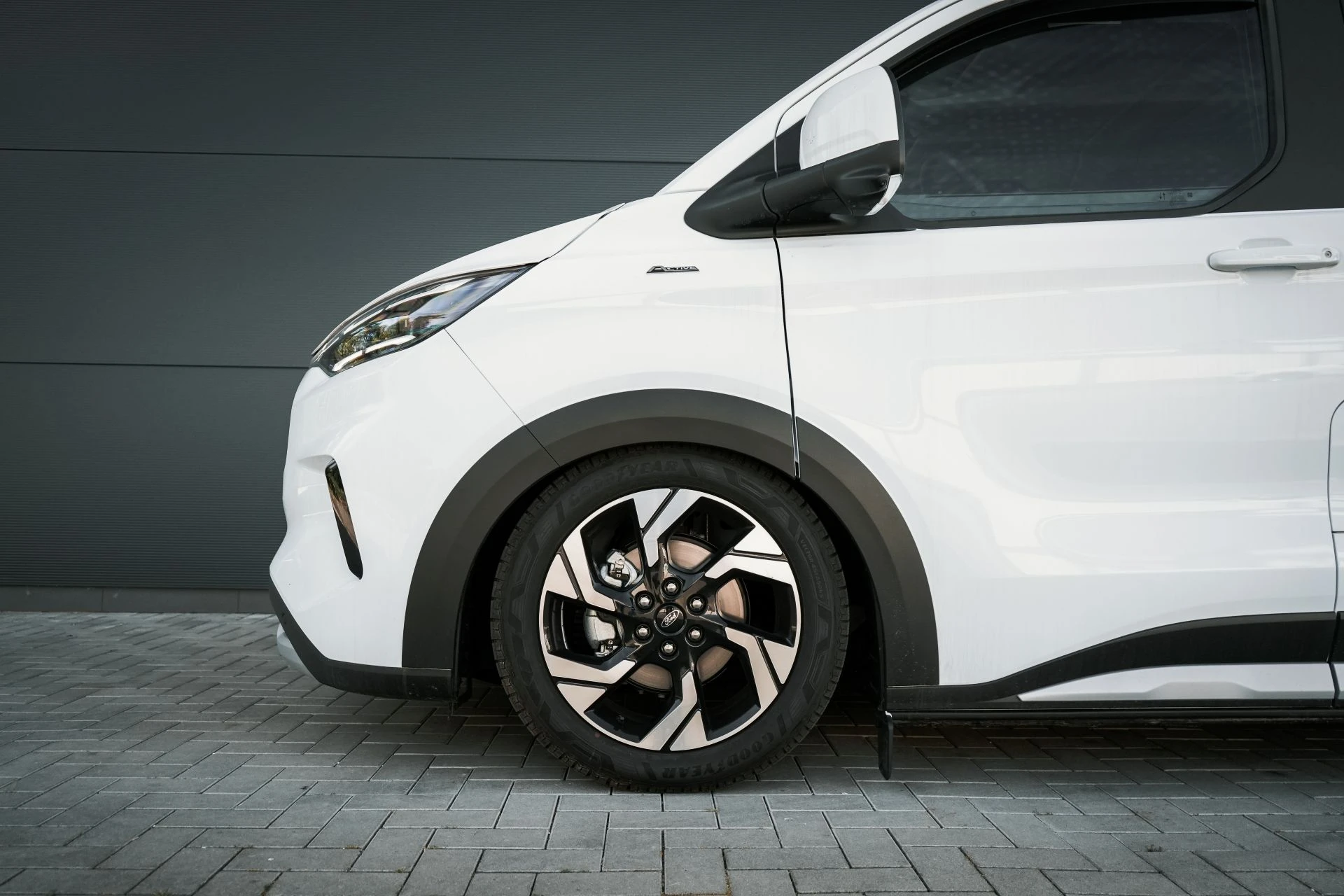 Ford Transit V710 Tourneo Nugget white - Projekt Bild