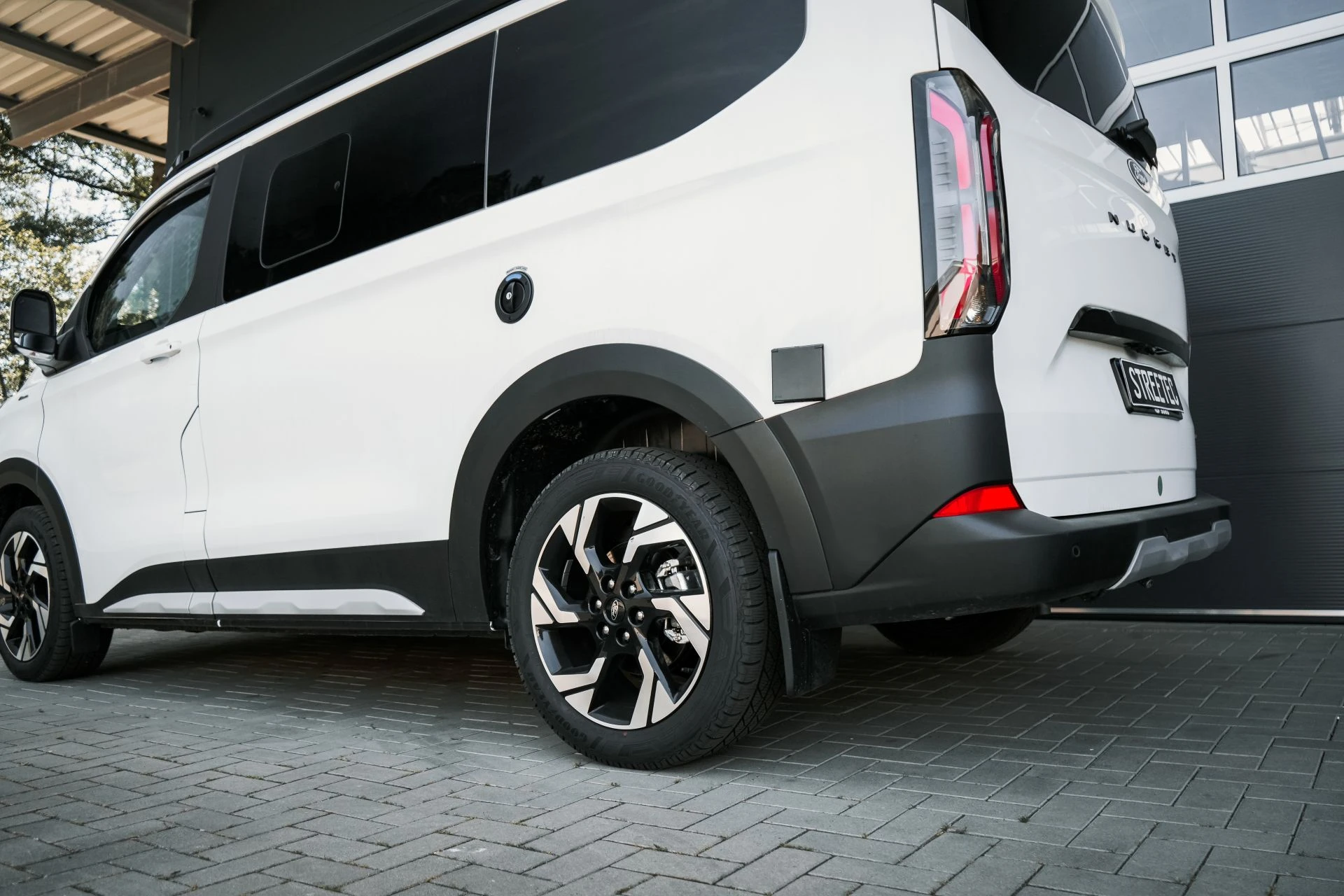 Ford Transit V710 Tourneo Nugget white - Projekt Bild