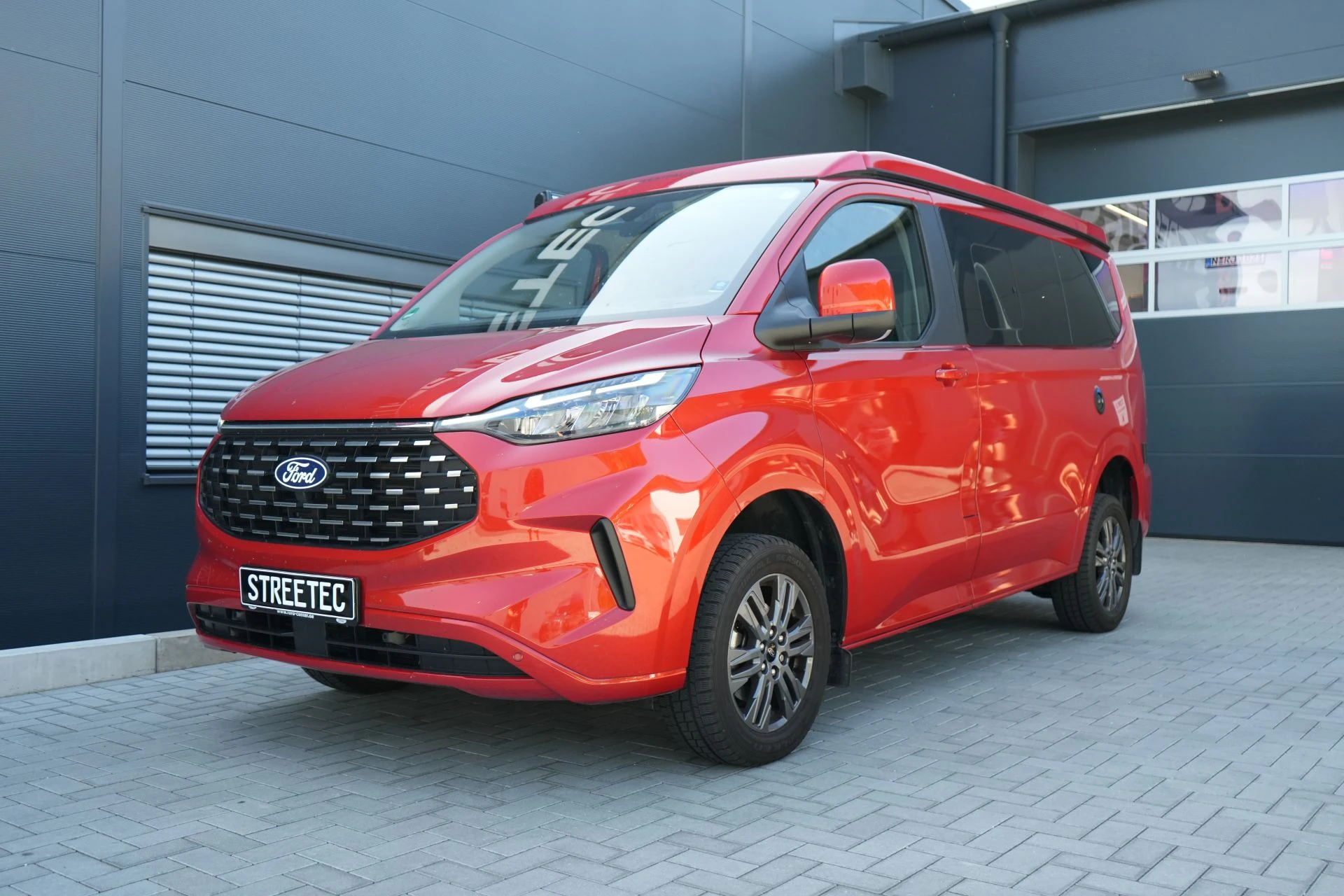 Ford Transit V710 RED Nugget - Projekt Bild