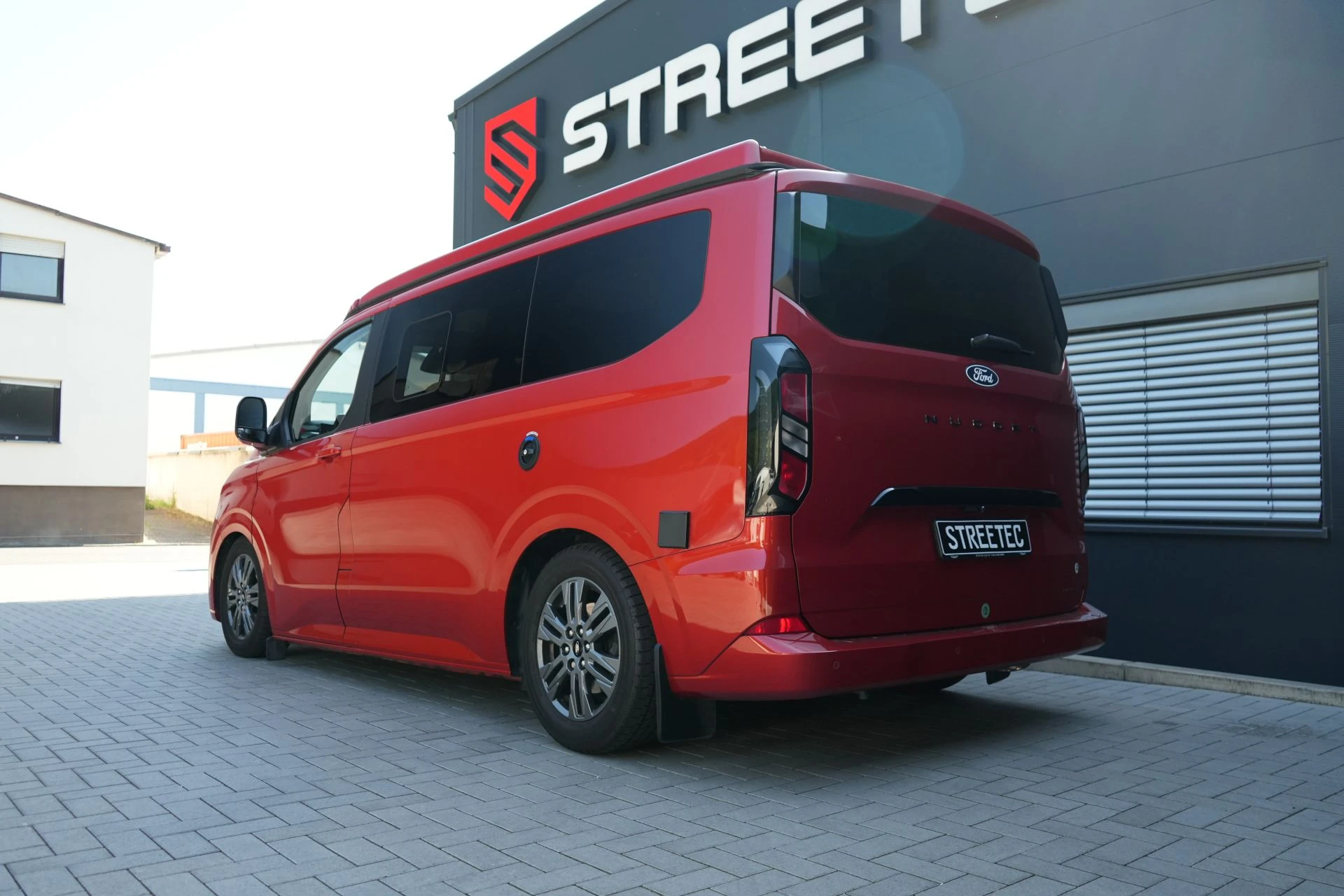 Ford Transit V710 RED Nugget - Projekt Bild