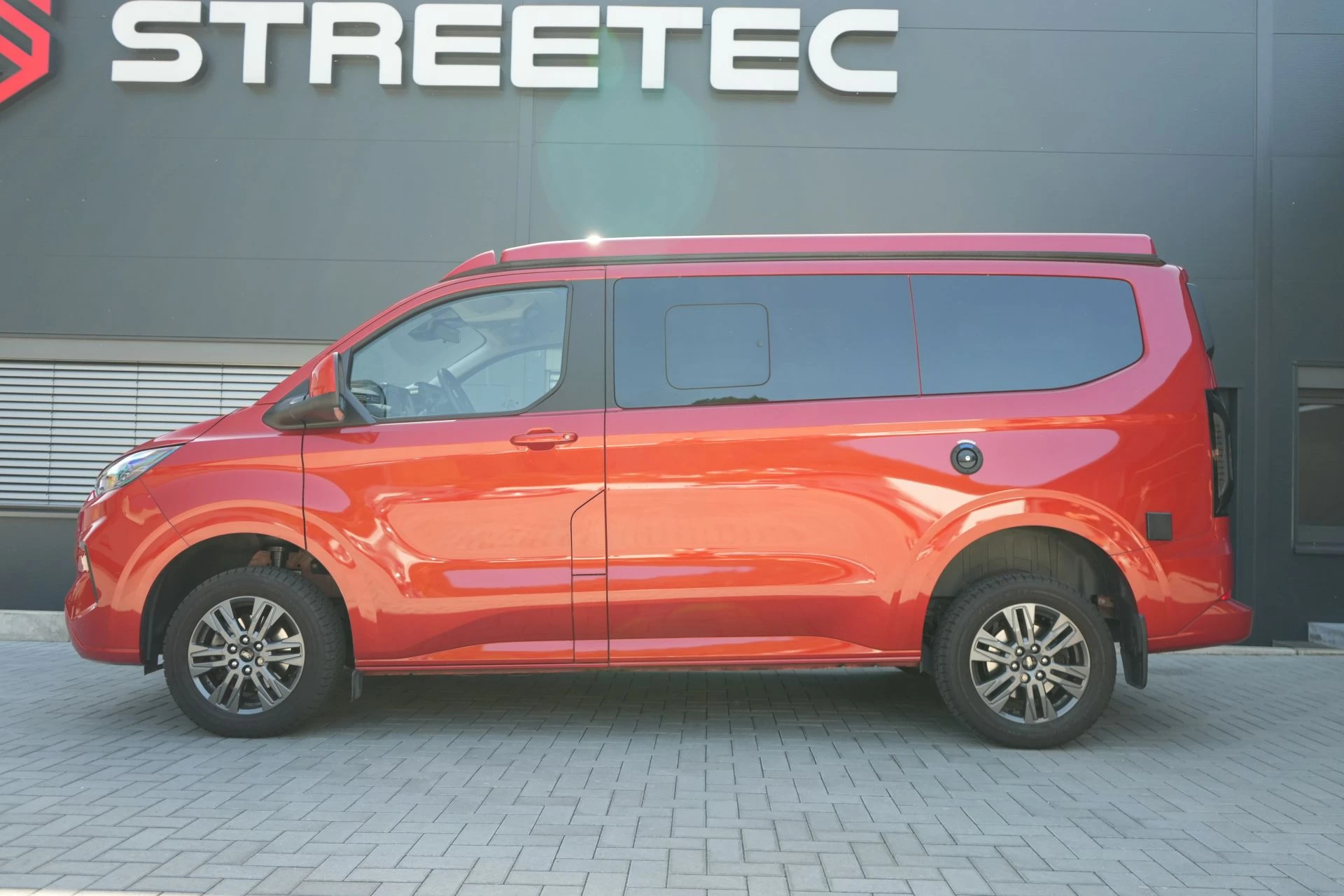 Ford Transit V710 RED Nugget - Projekt Bild