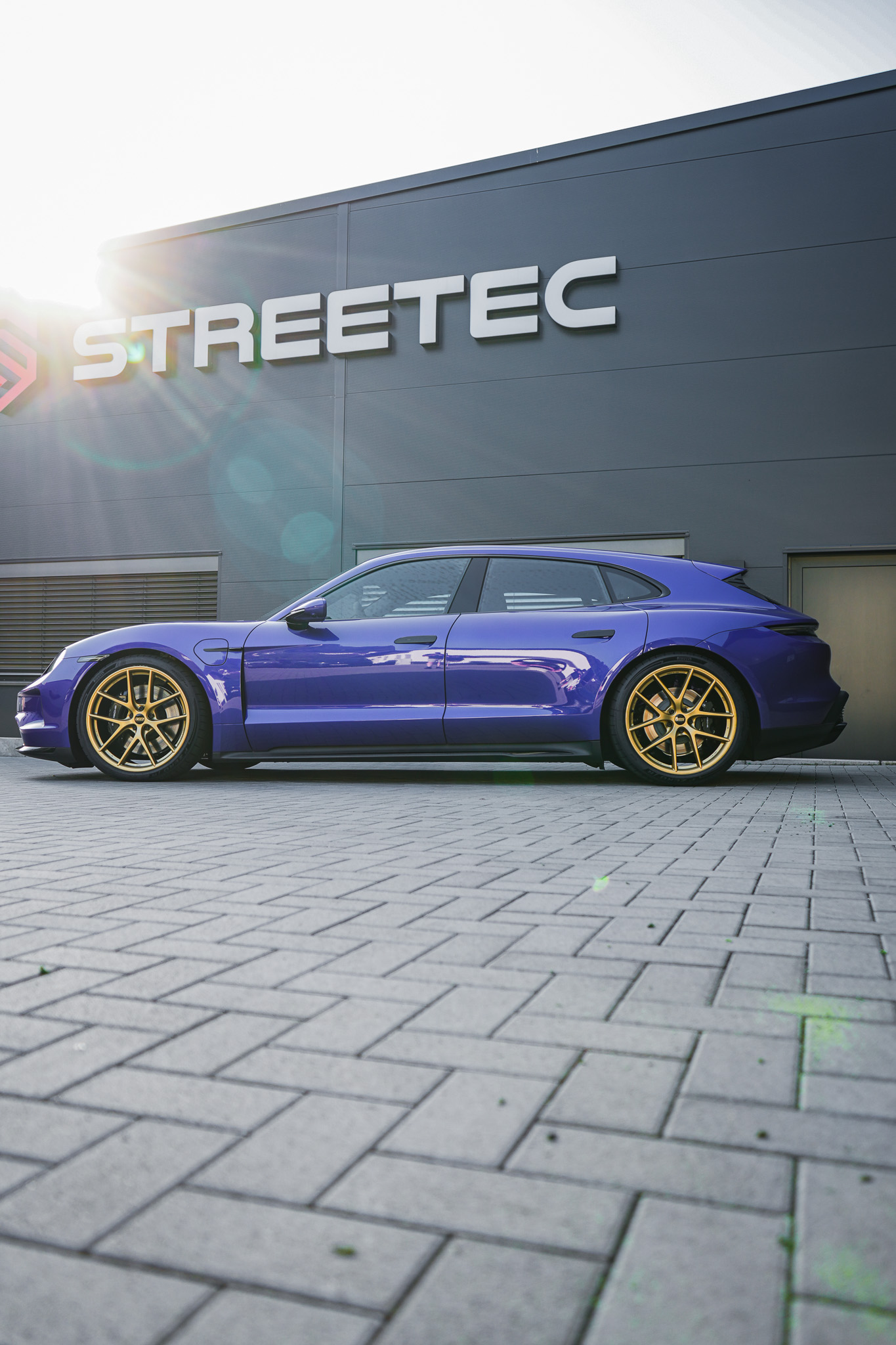 Porsche Taycan Sport Turismo GTS 'Purple Sky' - Projekt Bild