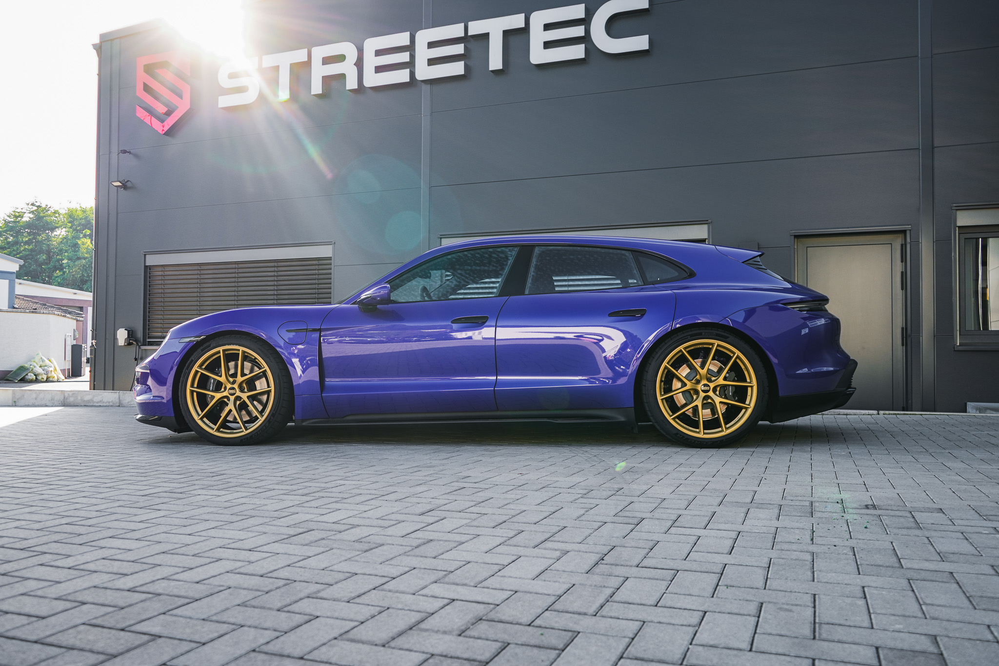 Porsche Taycan Sport Turismo GTS 'Purple Sky' - Projekt Bild