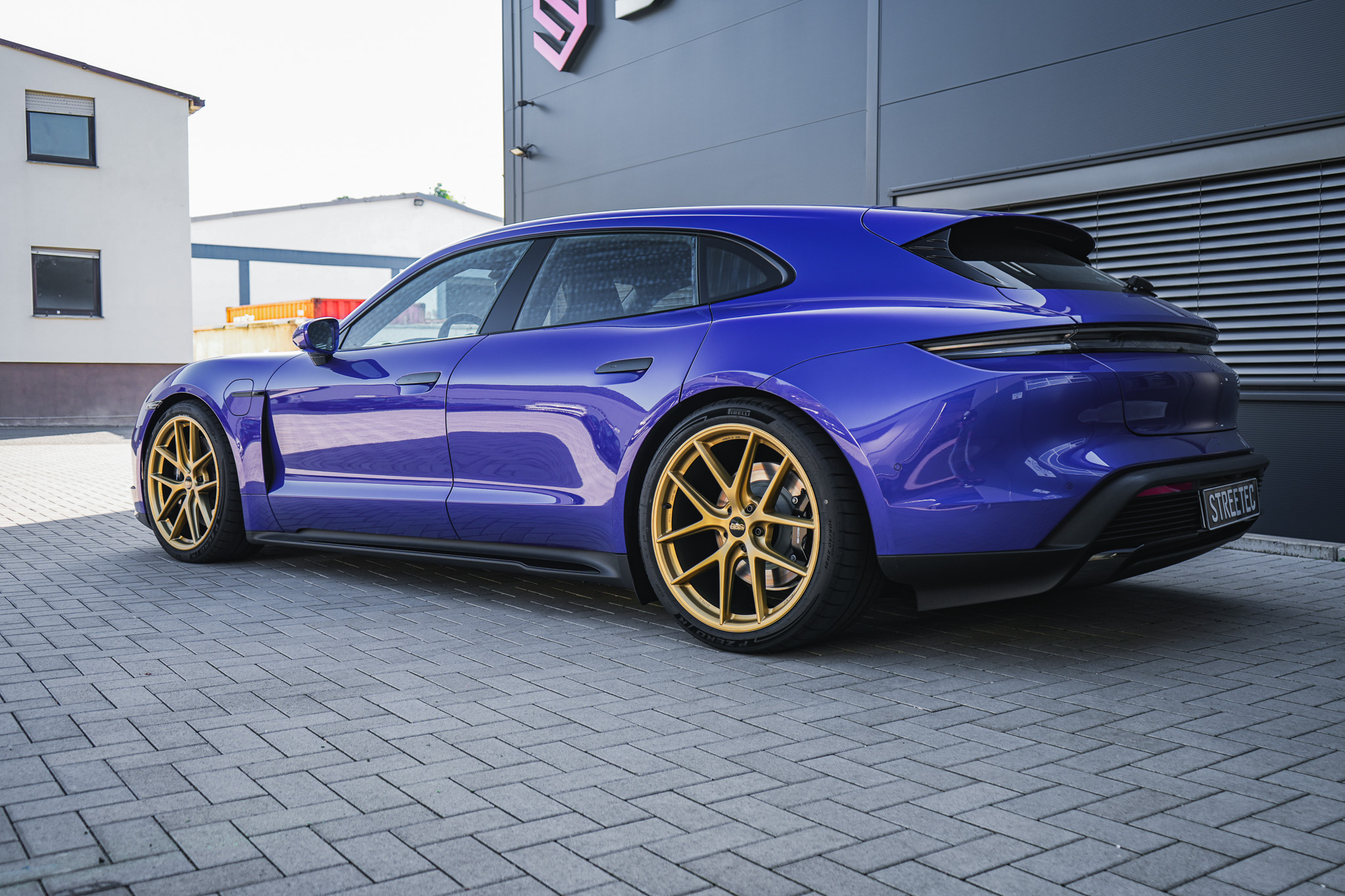 Porsche Taycan Sport Turismo GTS 'Purple Sky' - Projekt Bild