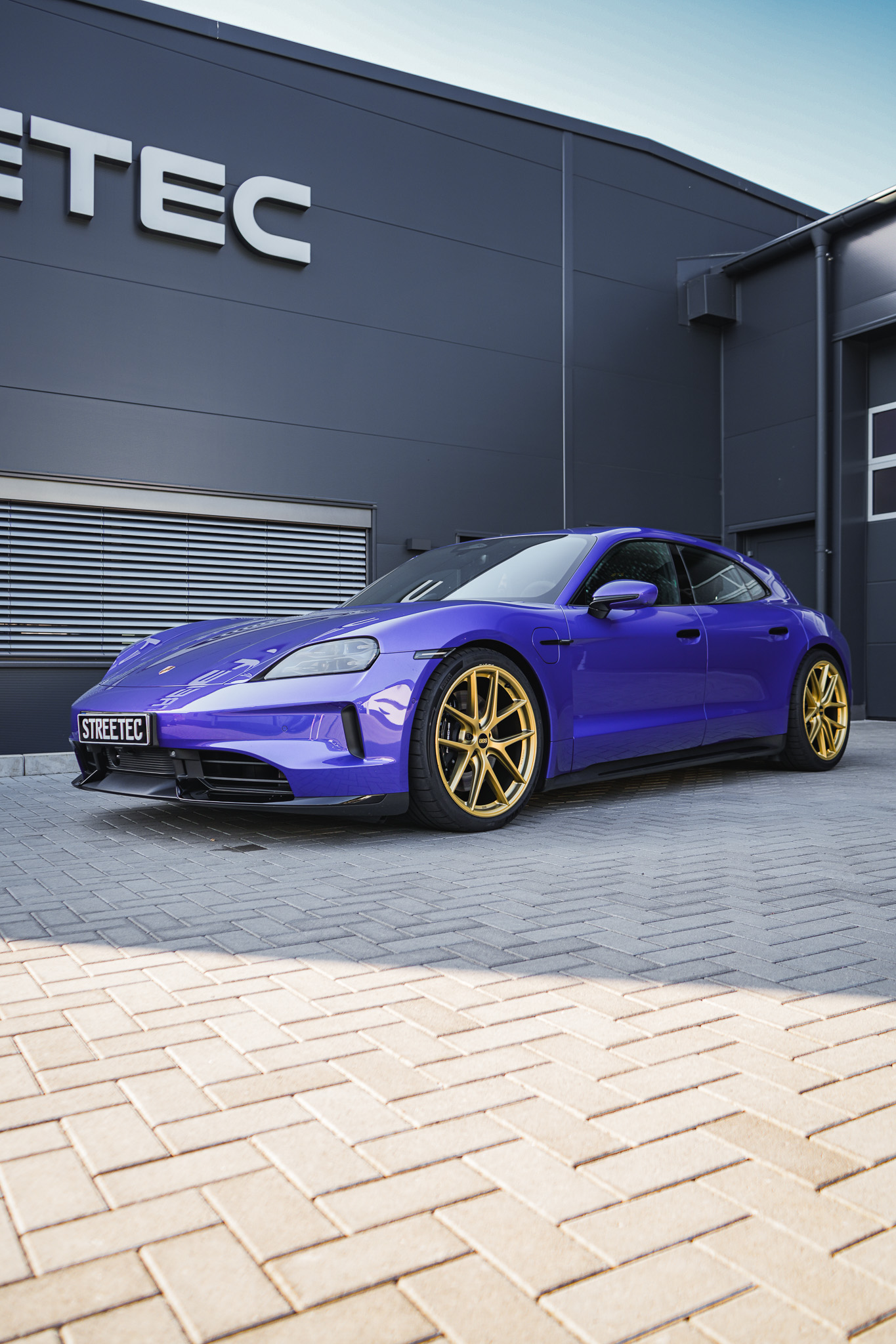 Porsche Taycan Sport Turismo GTS 'Purple Sky' - Projekt Bild