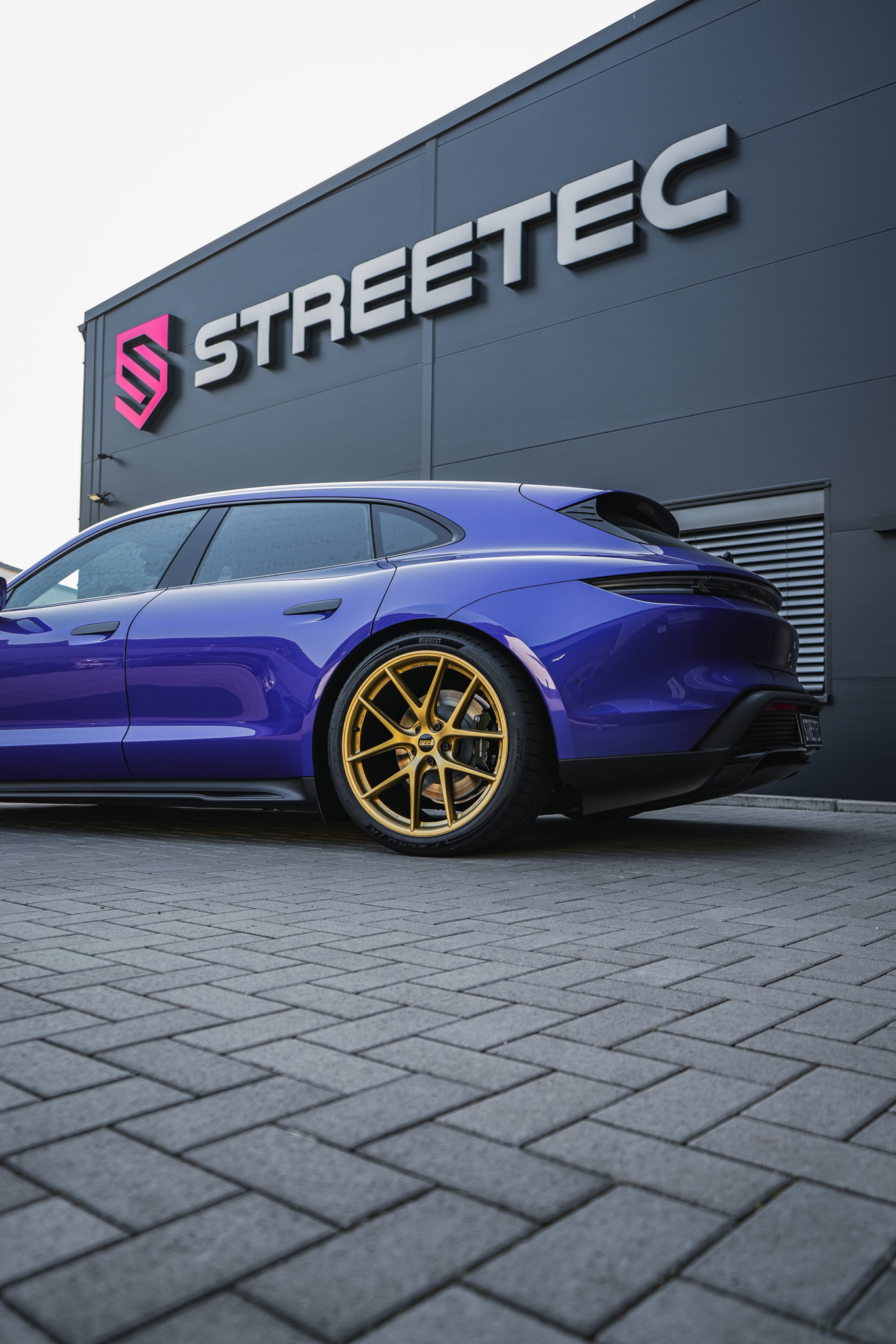 Porsche Taycan Sport Turismo GTS 'Purple Sky' - Projekt Bild