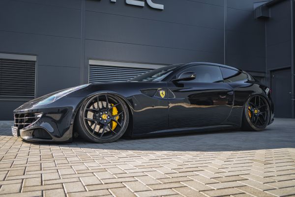 Ferrari FF ALL BLACK