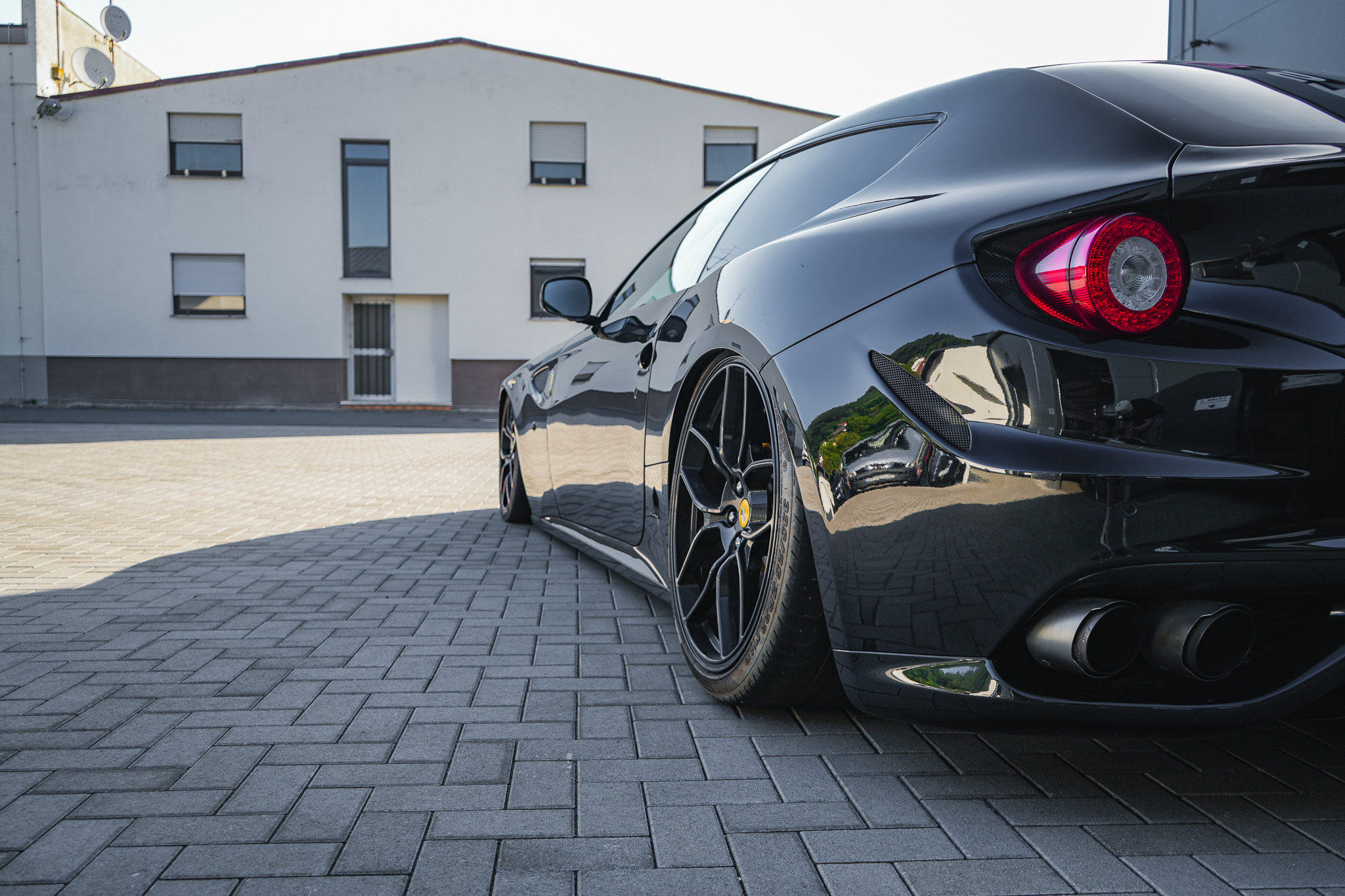 Ferrari FF ALL BLACK - Projekt Bild