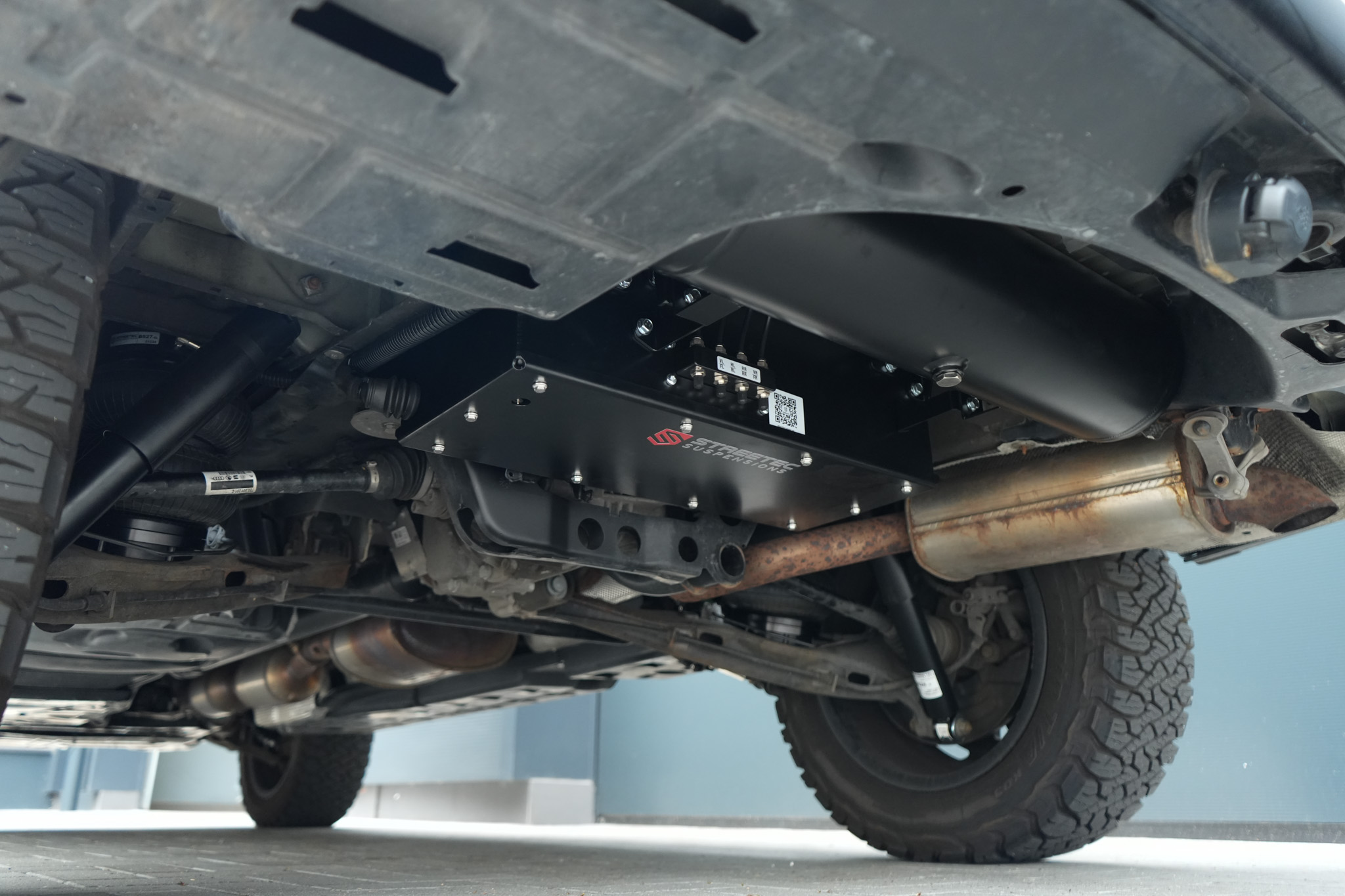 VW T6.1 Black Twin Monotube - Projekt Bild