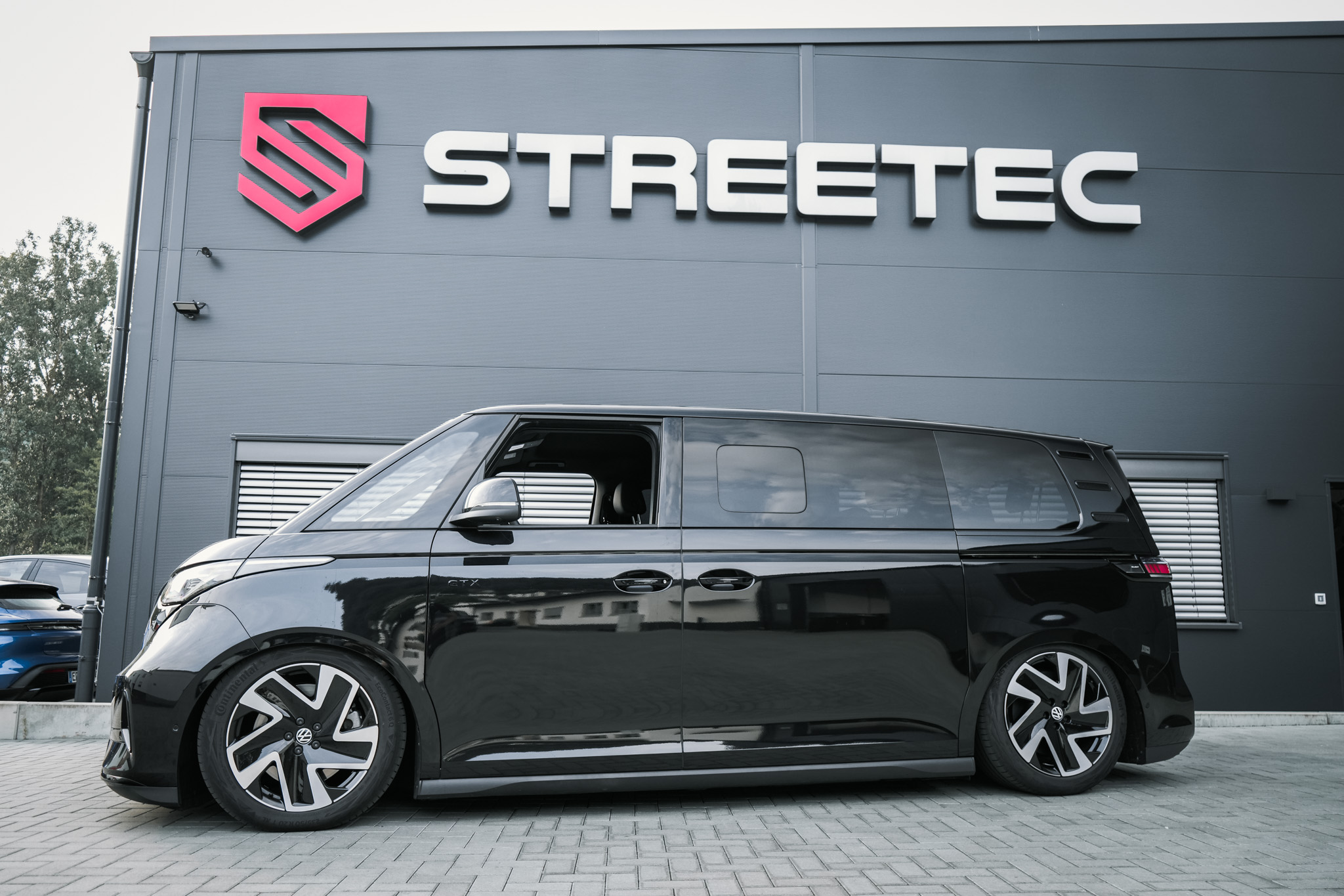 VW ID. Buzz Black performance - Projekt Bild