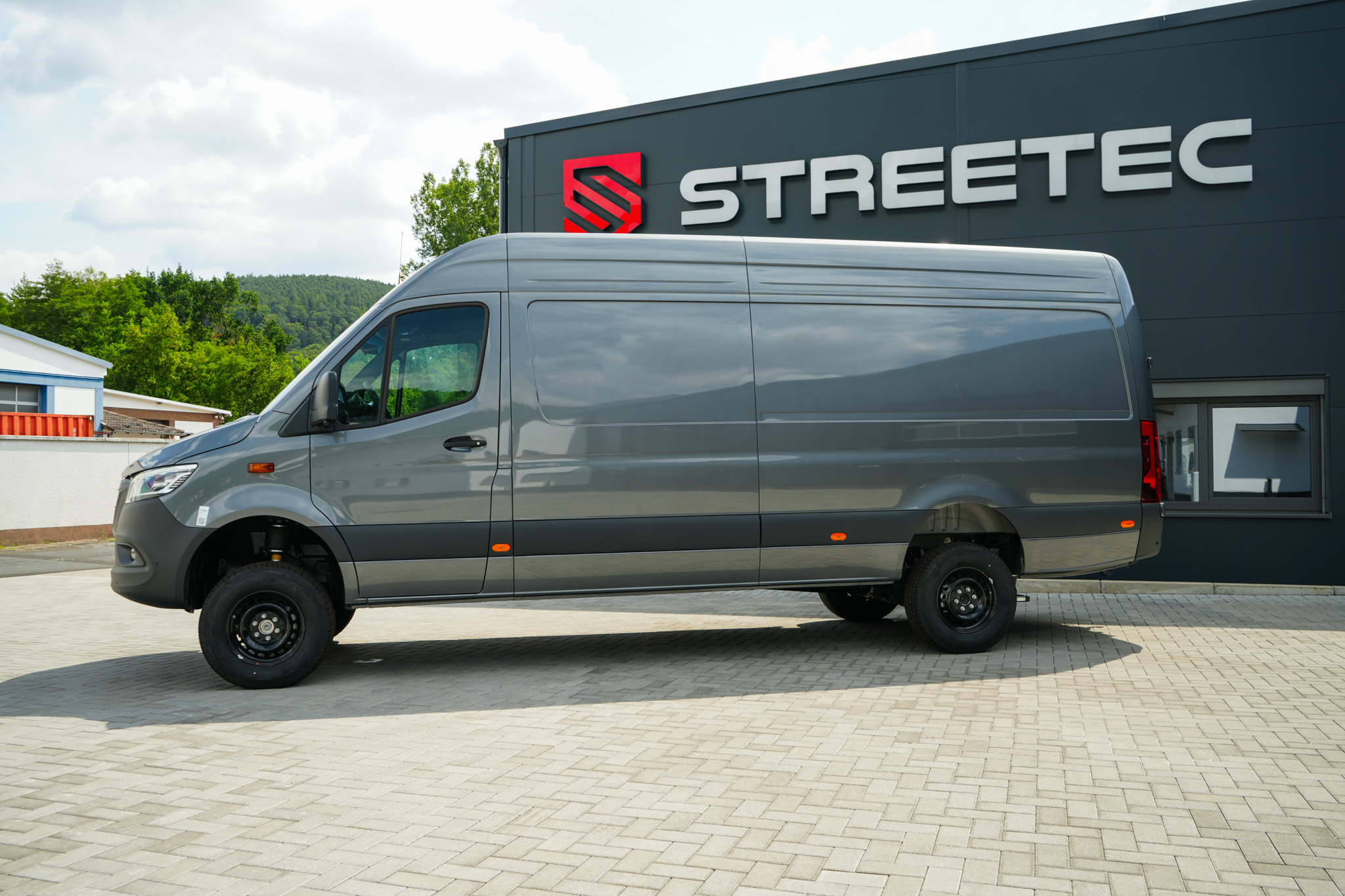 Mercedes W907 Sprinter 4x4 Kasten lang - Projekt Bild