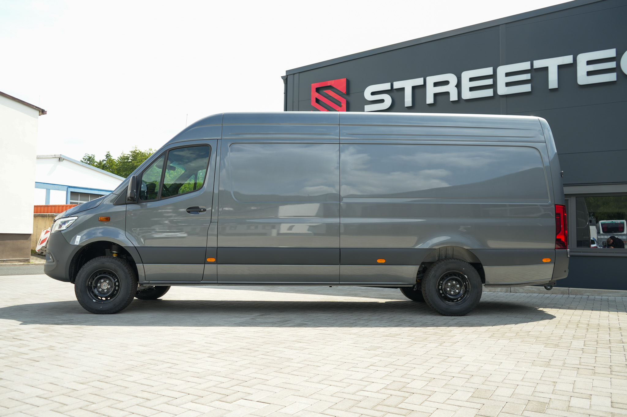 Mercedes W907 Sprinter 4x4 Kasten lang - Projekt Bild