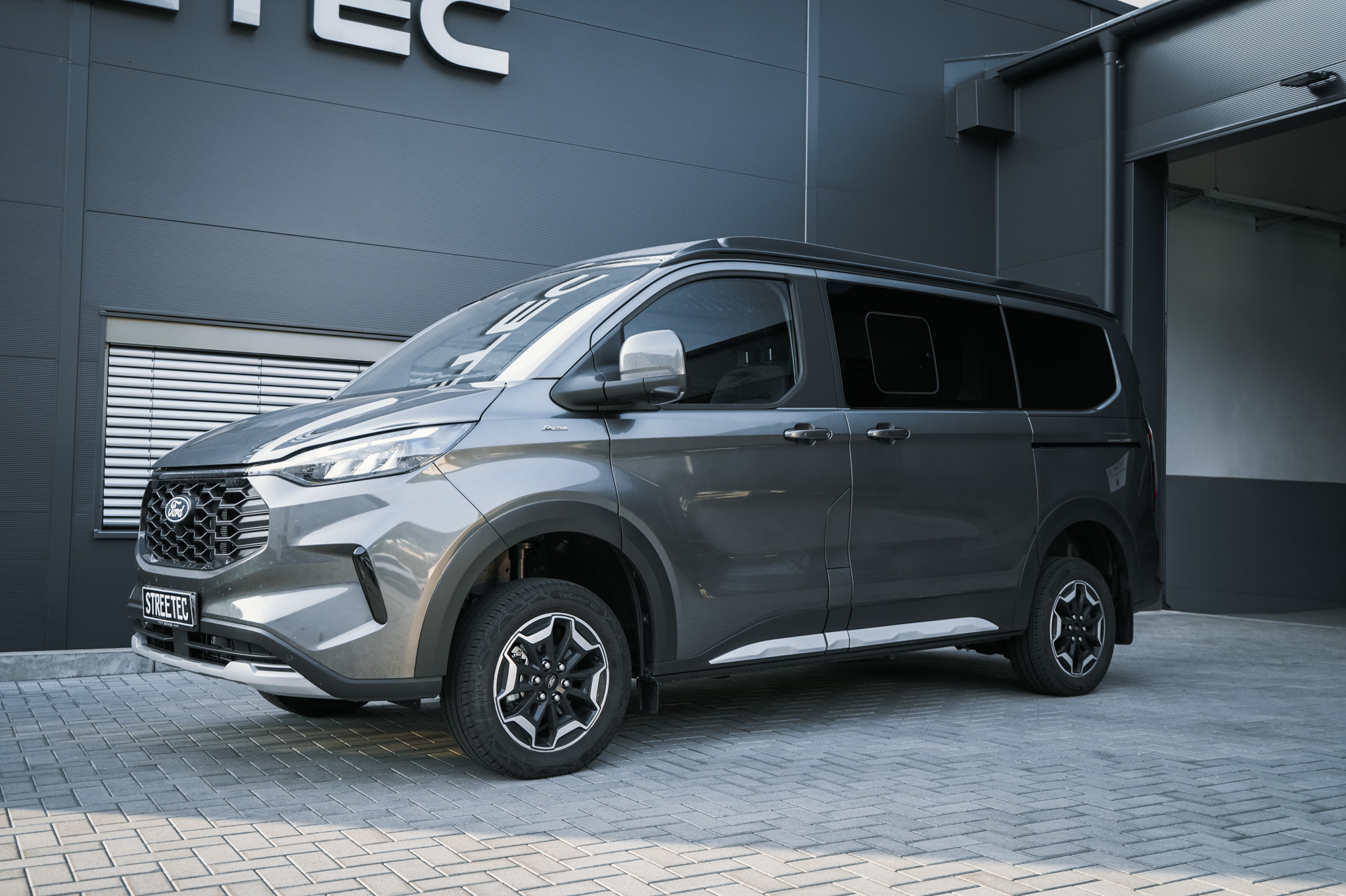 Ford Transit V710 Tourneo Active - Projekt Bild